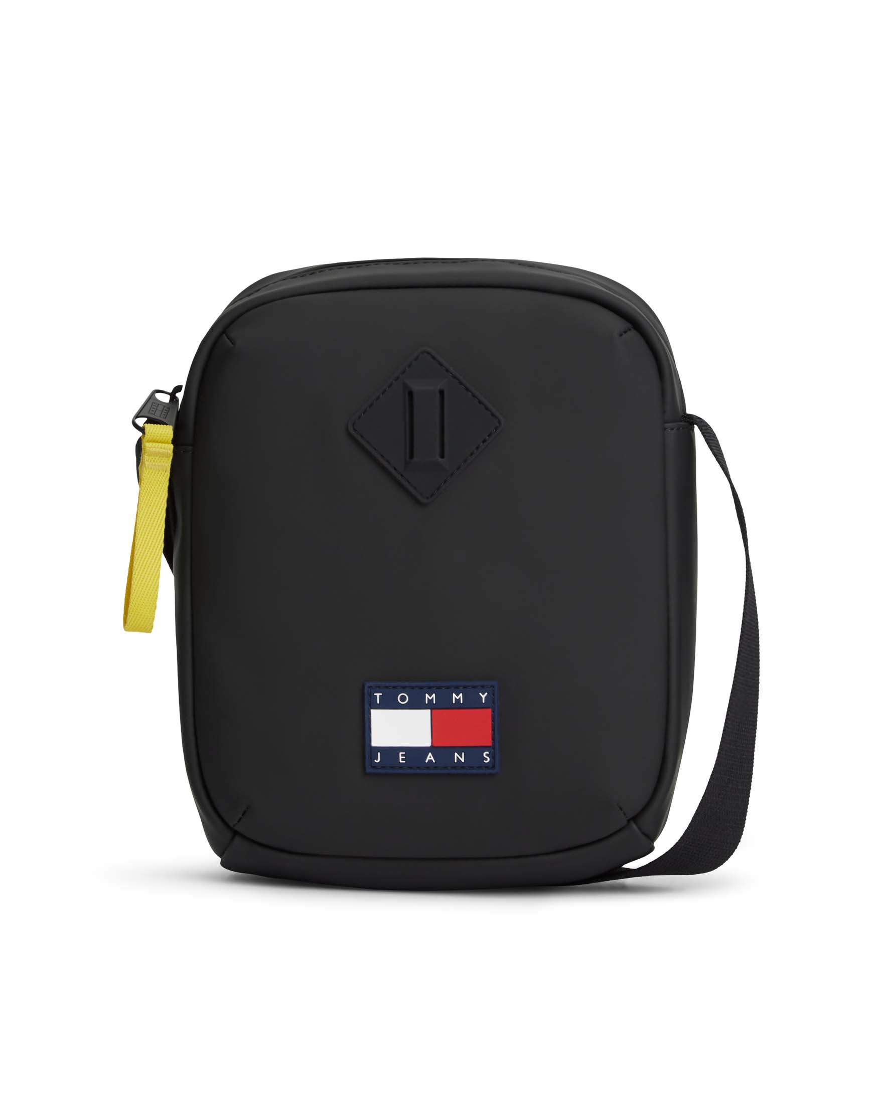 Borsa a tracolla Tommy Jeans nera in similpelle con badge logo frontale e dettagli gommati image