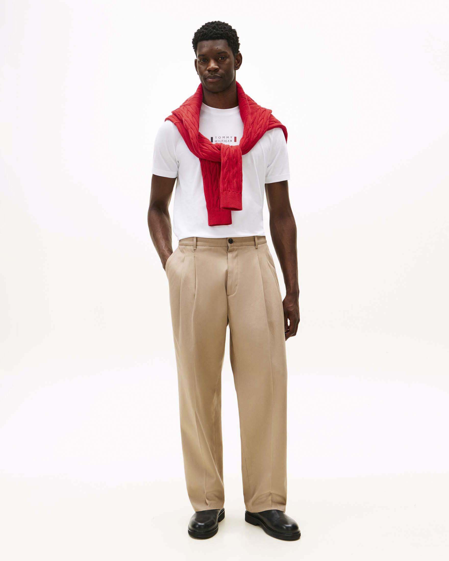 T-shirt girocollo bianca in cotone con logo ricamato centrale