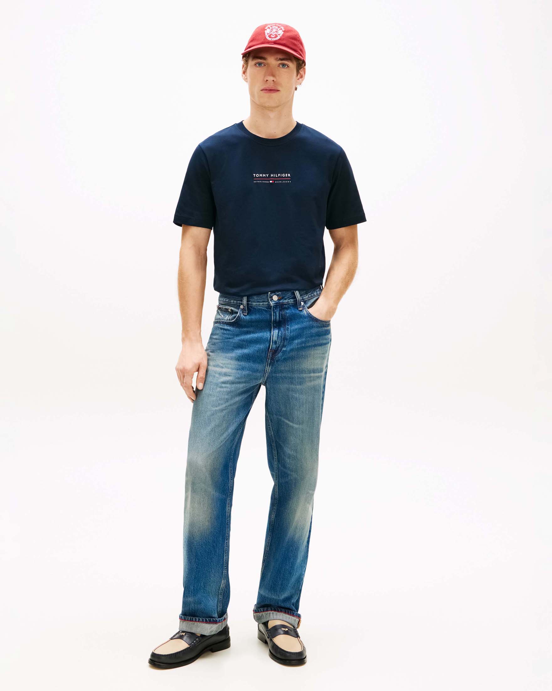 T-shirt girocollo blu in cotone con logo e bandierina ricamati