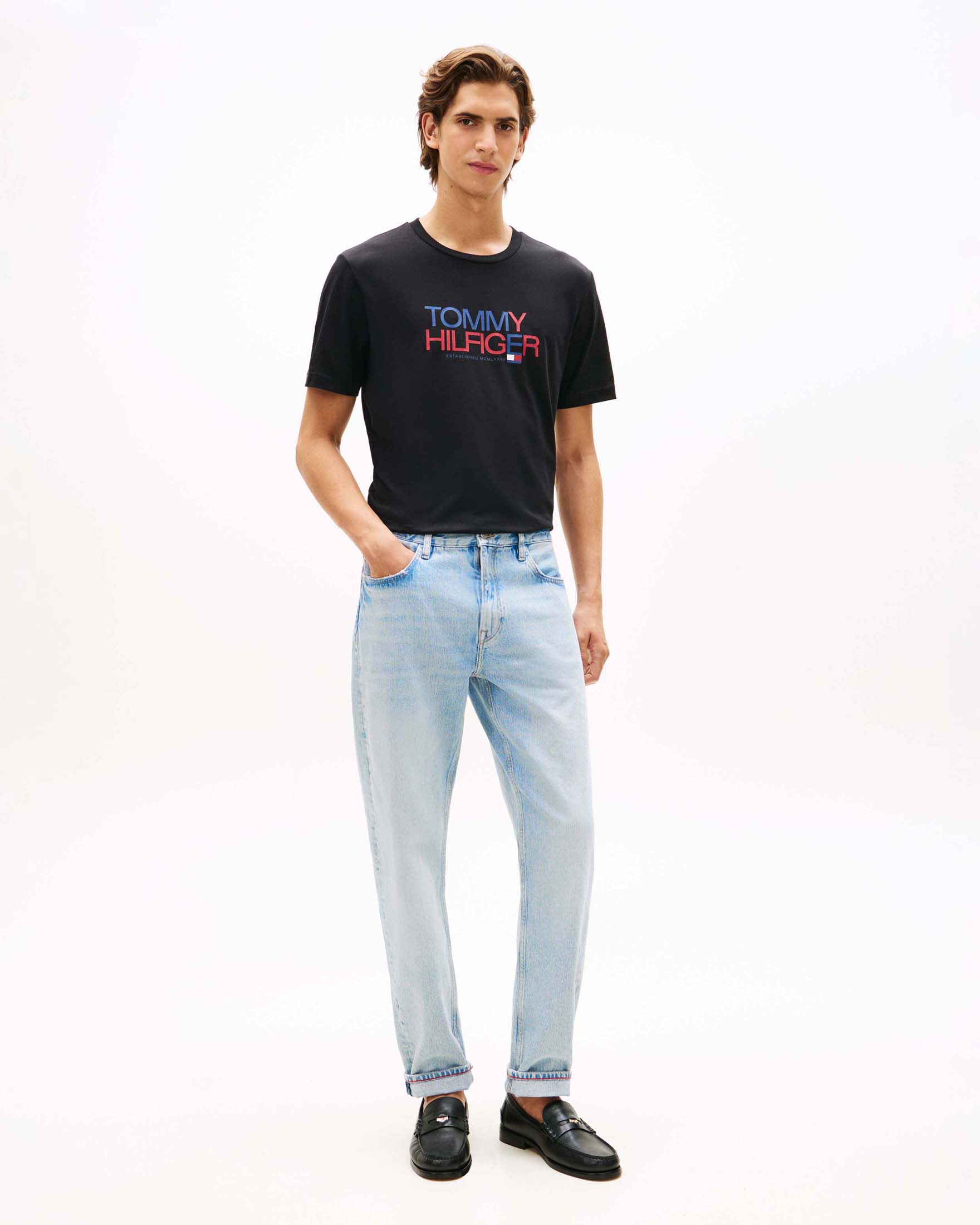 T-shirt girocollo nera in cotone con logo multicolore