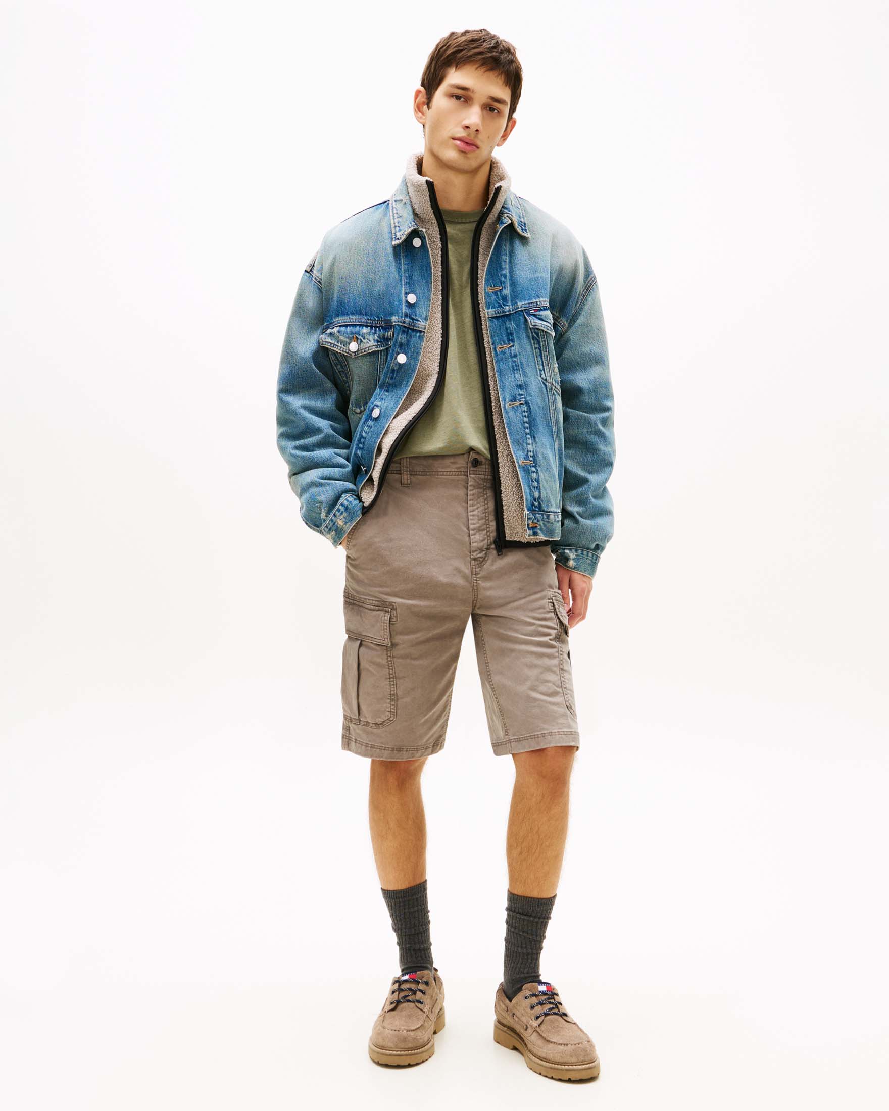 Bermuda cargo Tommy Jeans fango in cotone stretch con flag in tono
