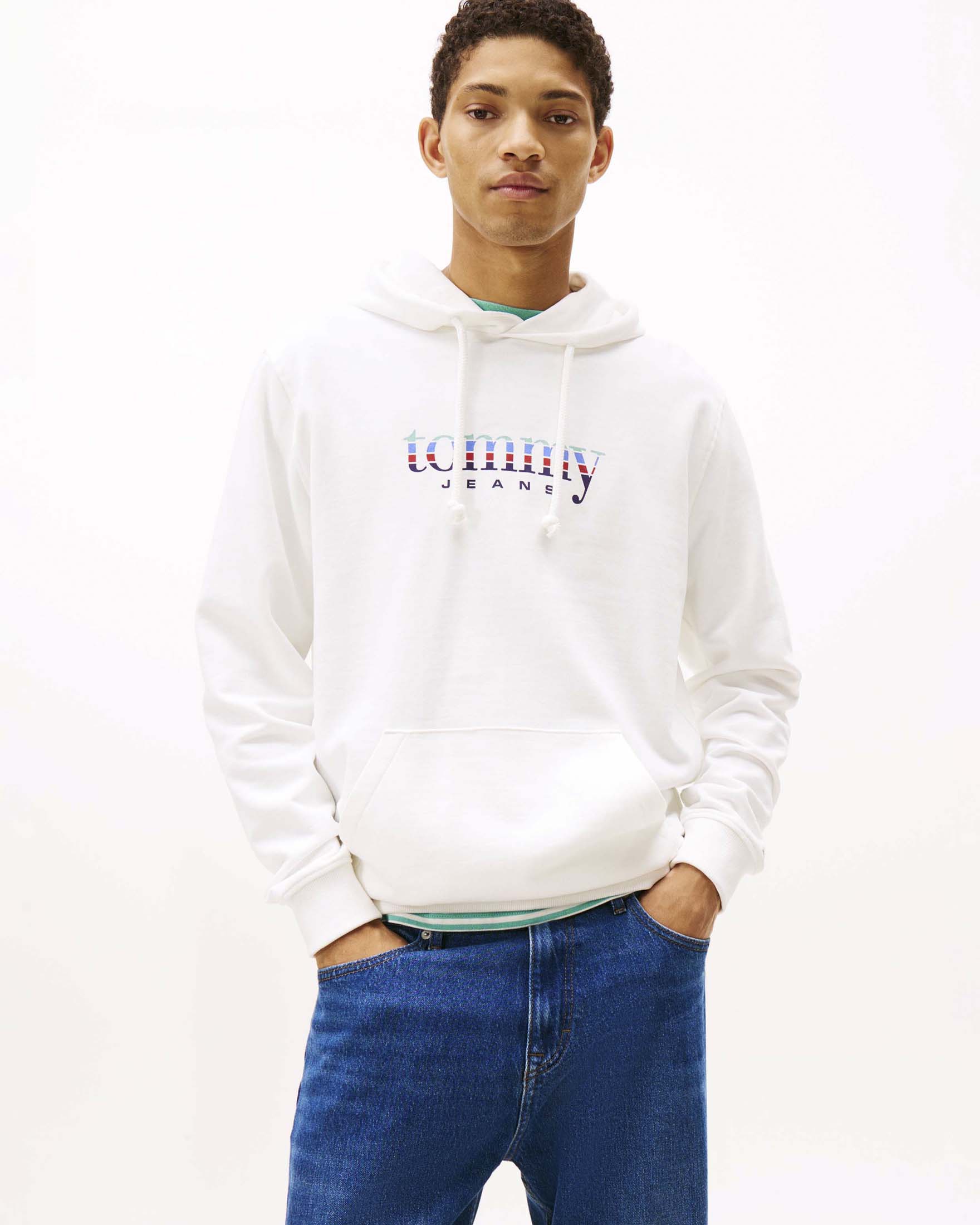 Felpa con cappuccio Tommy Jeans bianca in cotone con logo stampato multicolore image