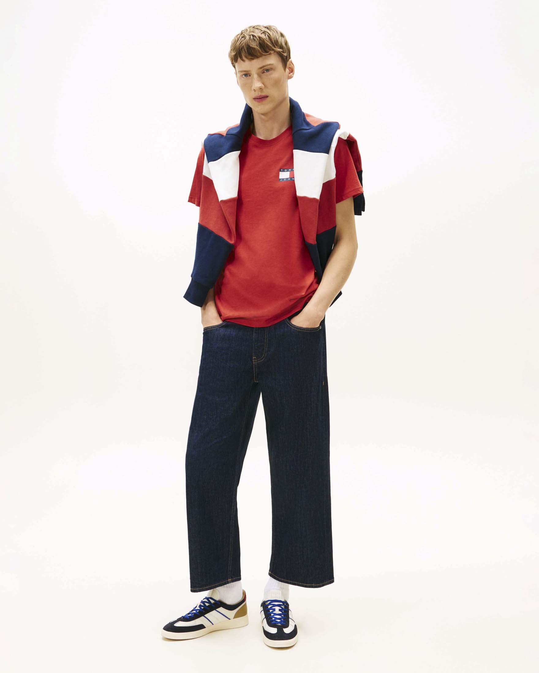 T-shirt rossa in cotone con flag logo