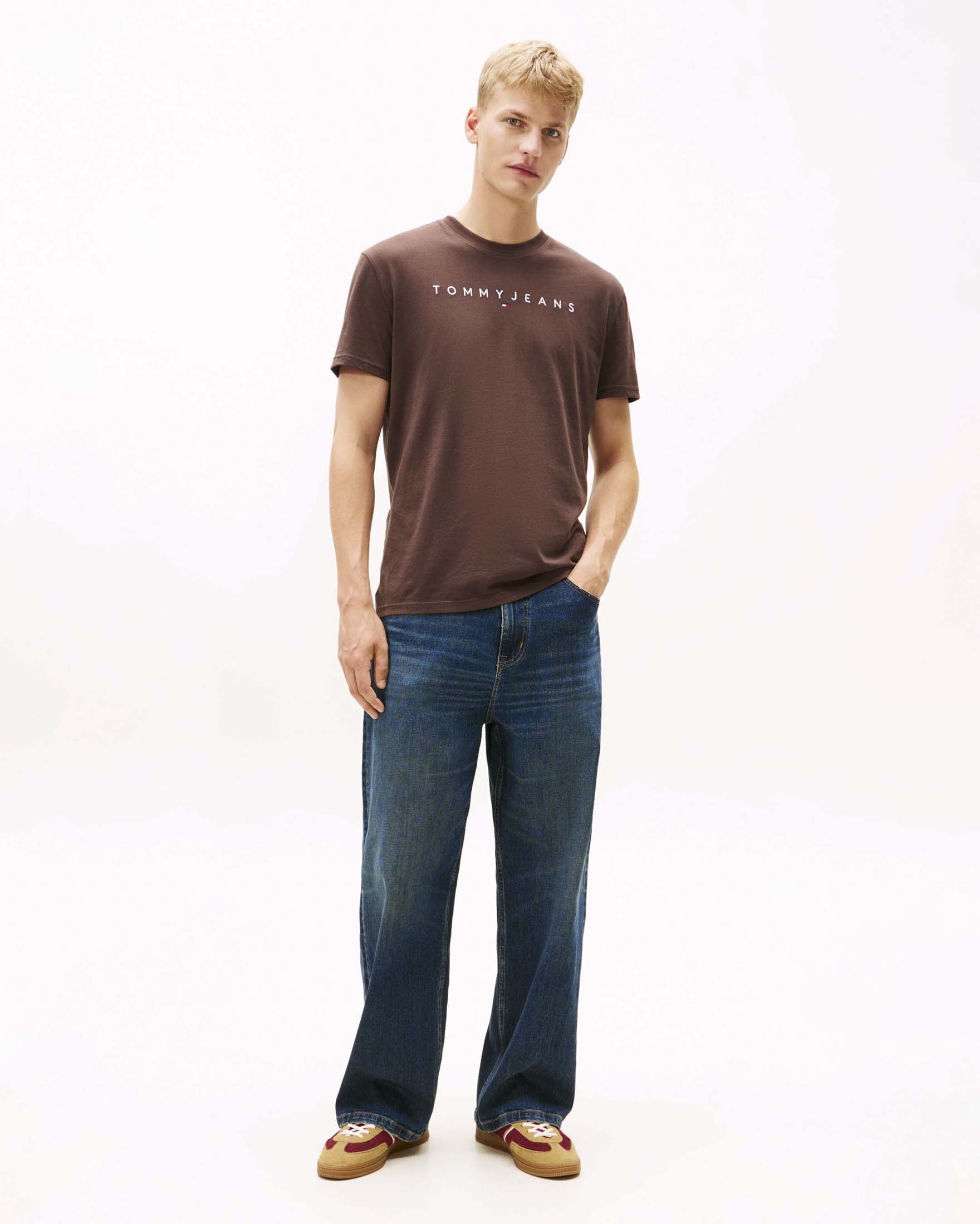 T-shirt marrone in cotone con logo lineare ricamato sul petto