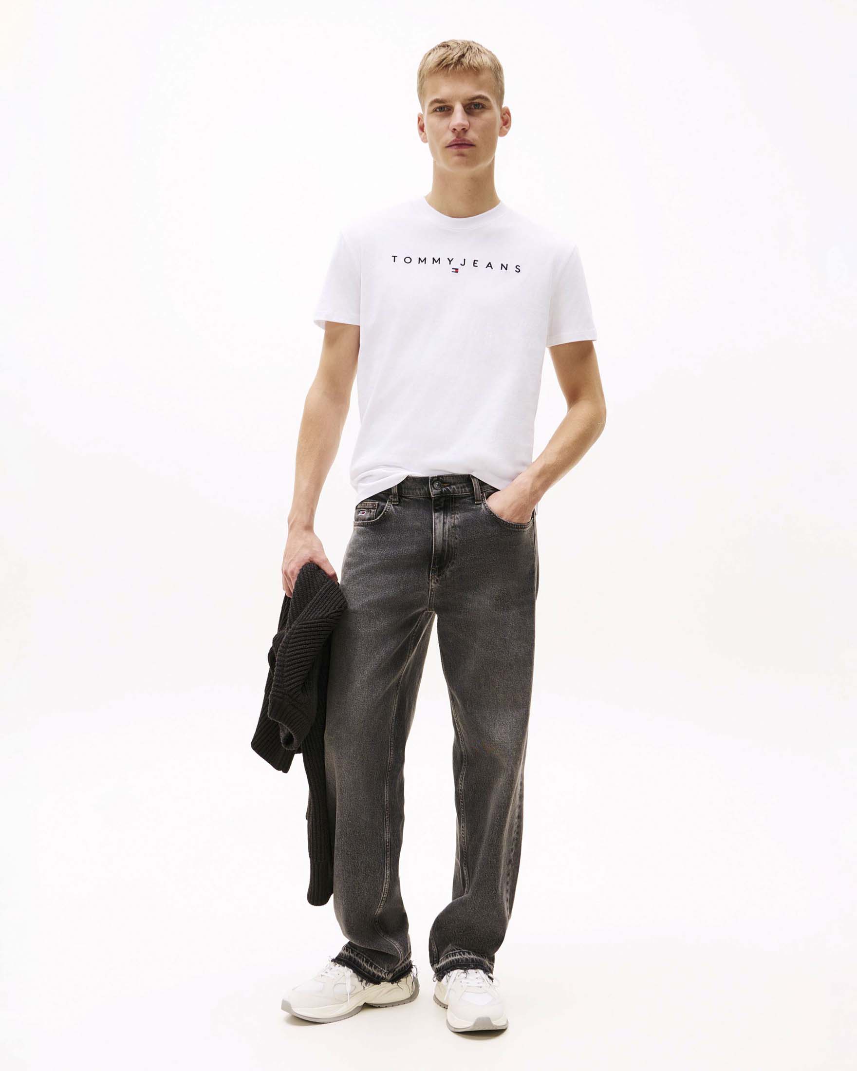 T-shirt bianca in cotone con logo lineare ricamato sul petto