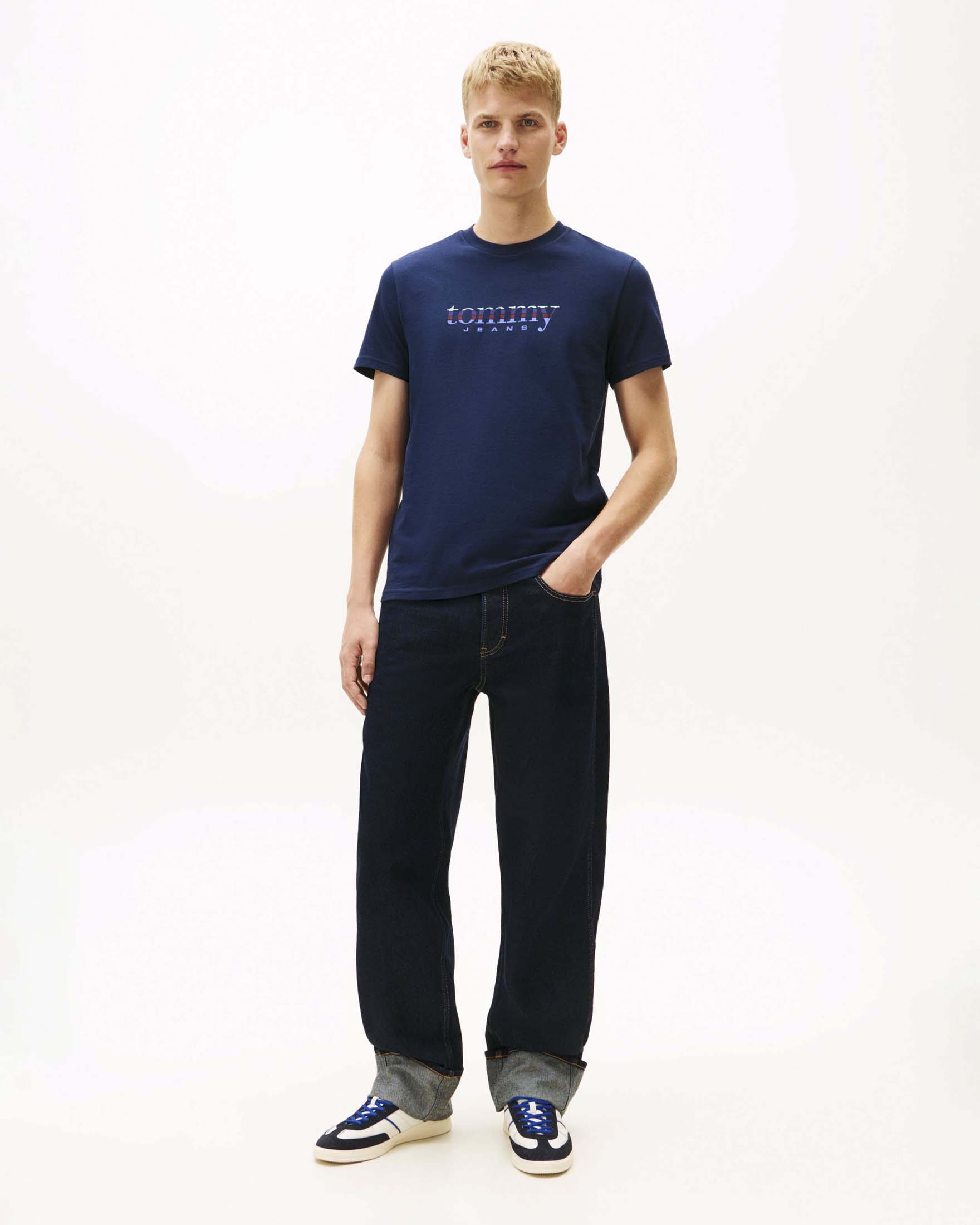 T-shirt Tommy Jeans blu in cotone con stampa logo frontale