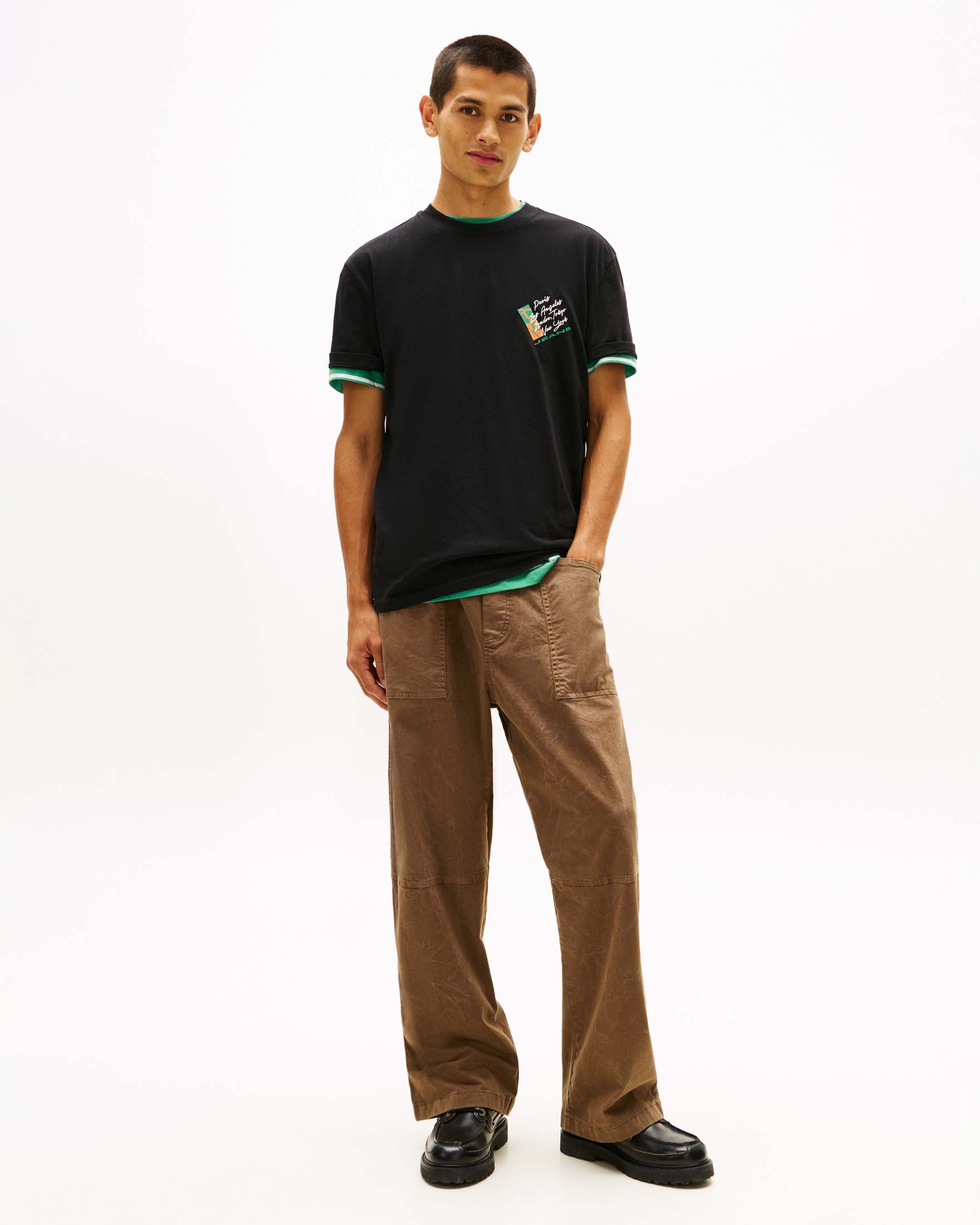 T-shirt mezza manica nera in cotone con stampa logo multicolore