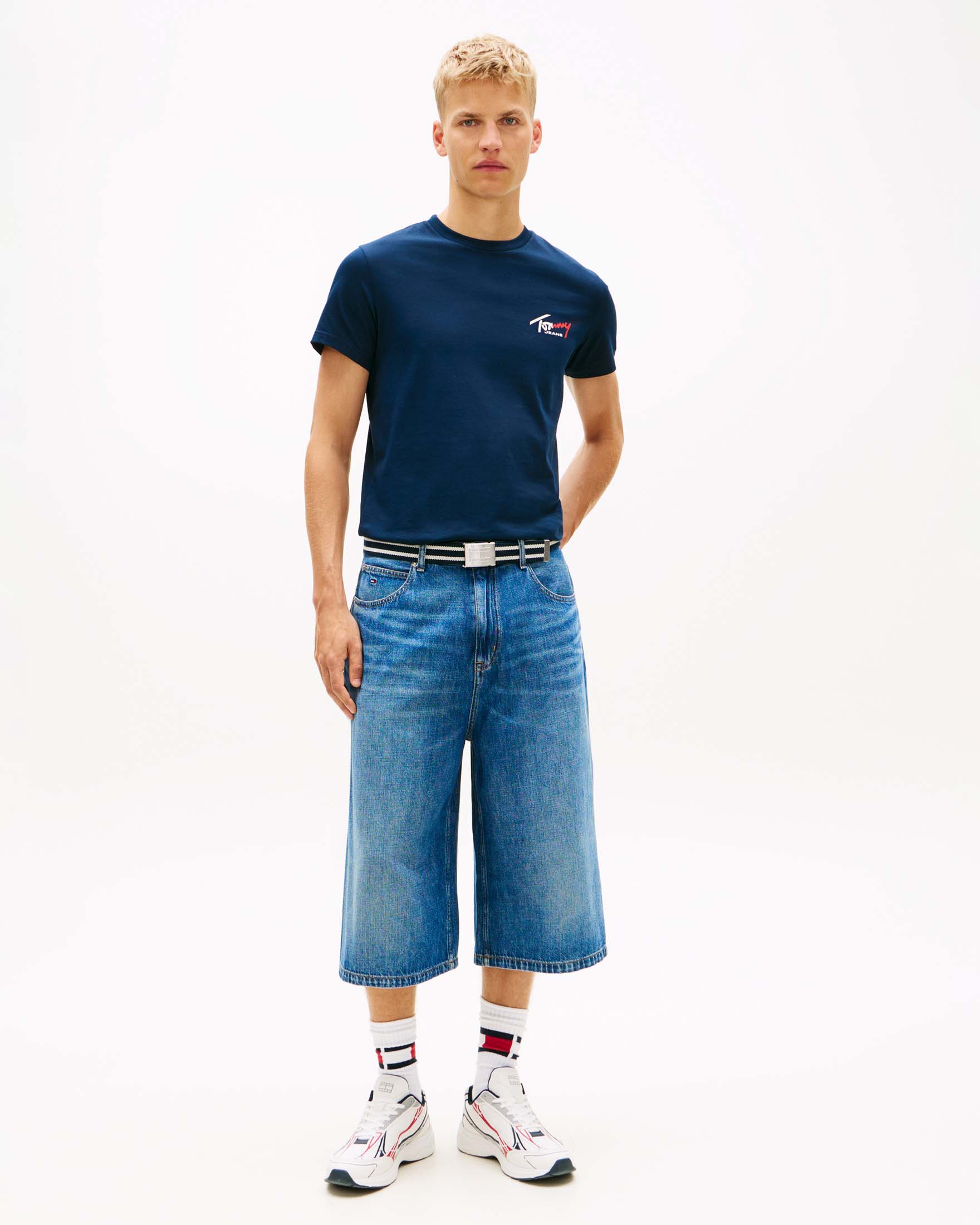 T-shirt Tommy Jeans blu in cotone con logo stampato sul petto