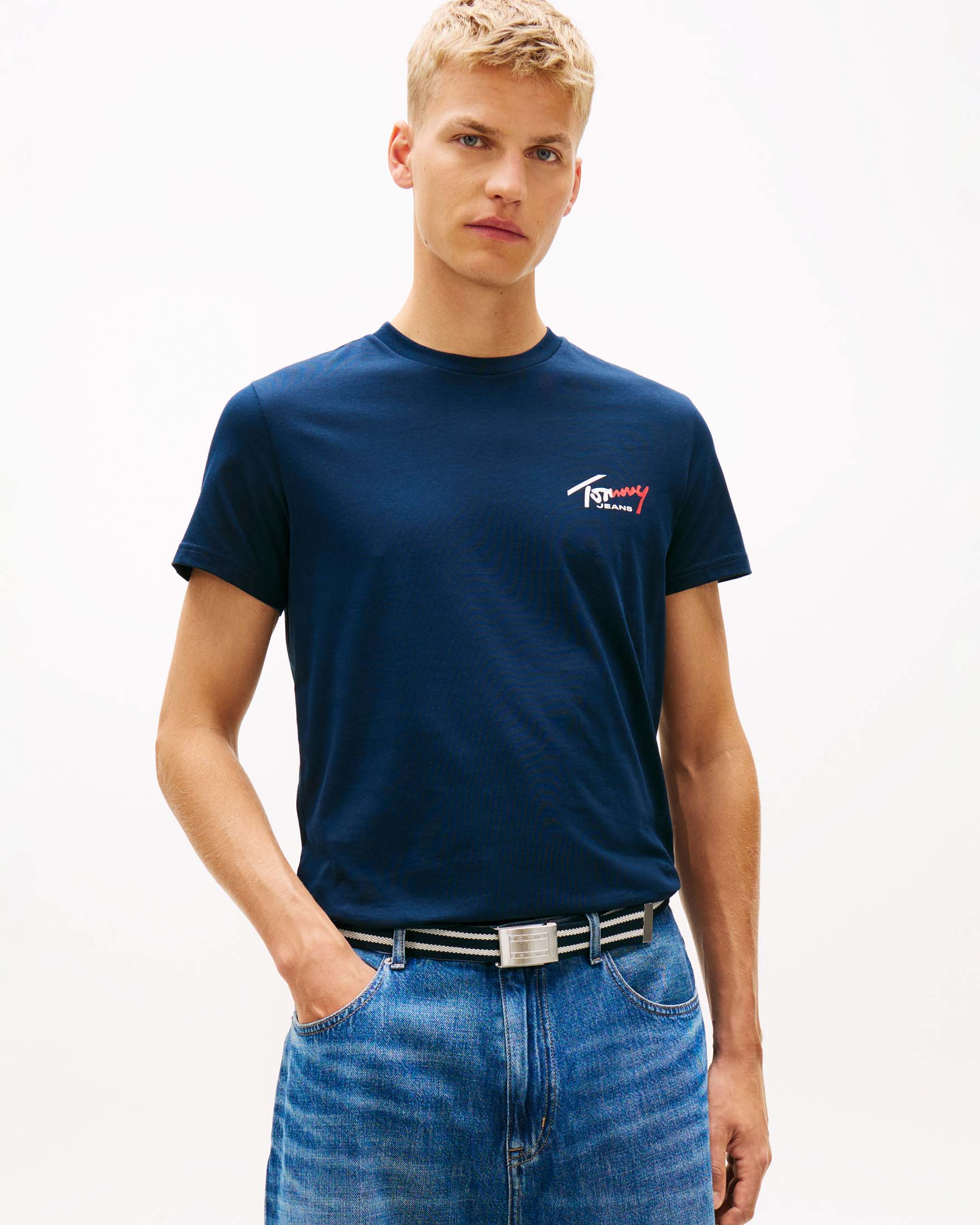 T-shirt Tommy Jeans blu in cotone con logo stampato sul petto image