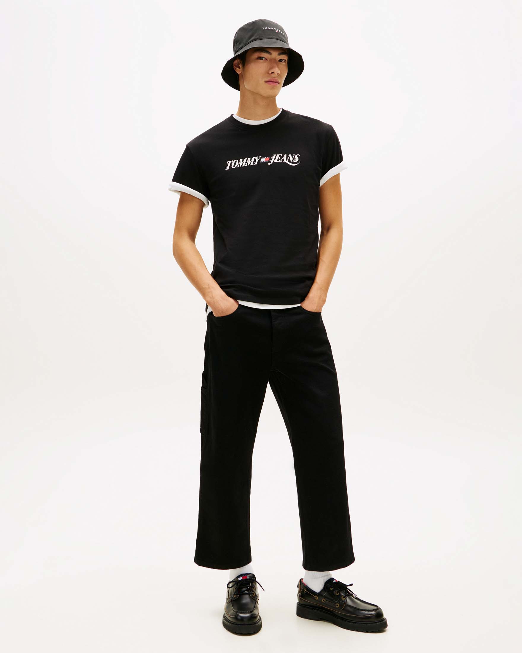T-shirt girocollo nera in cotone con logo grafico stampato