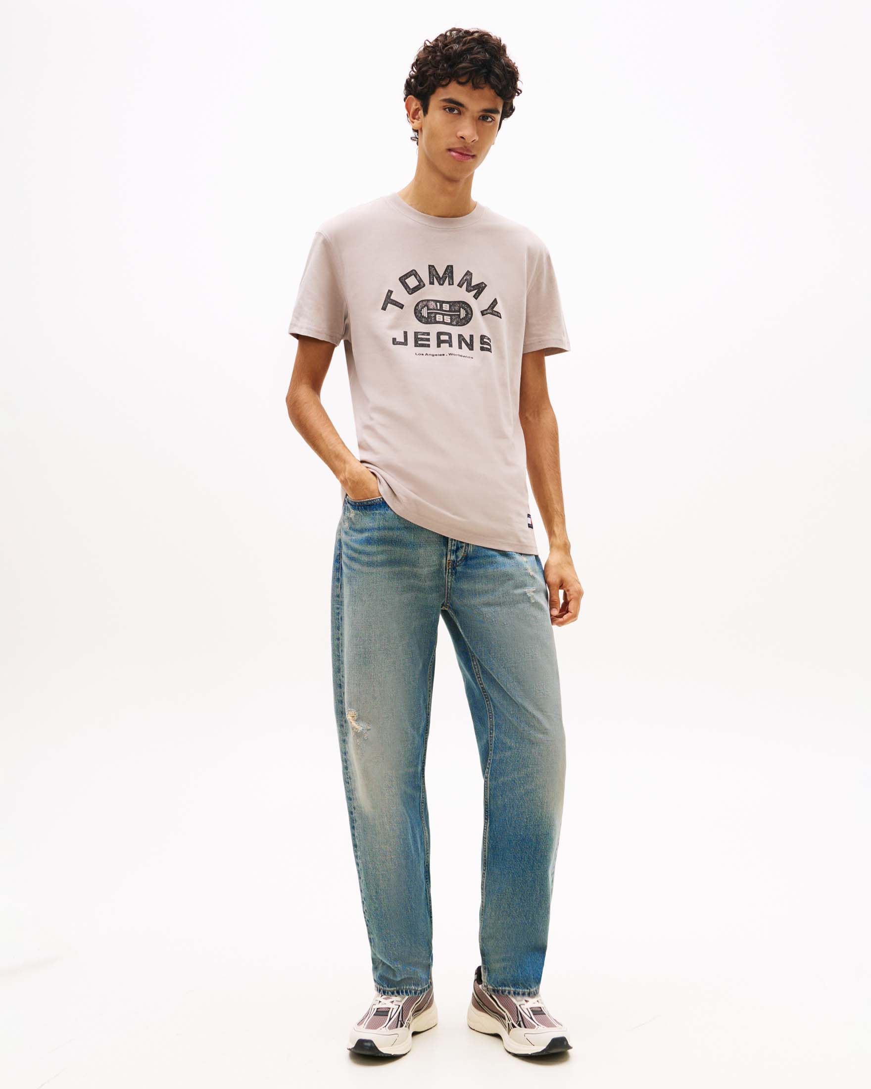 T-shirt mezza manica Tommy Jeans beige in cotone con stampa logo vintage sul petto