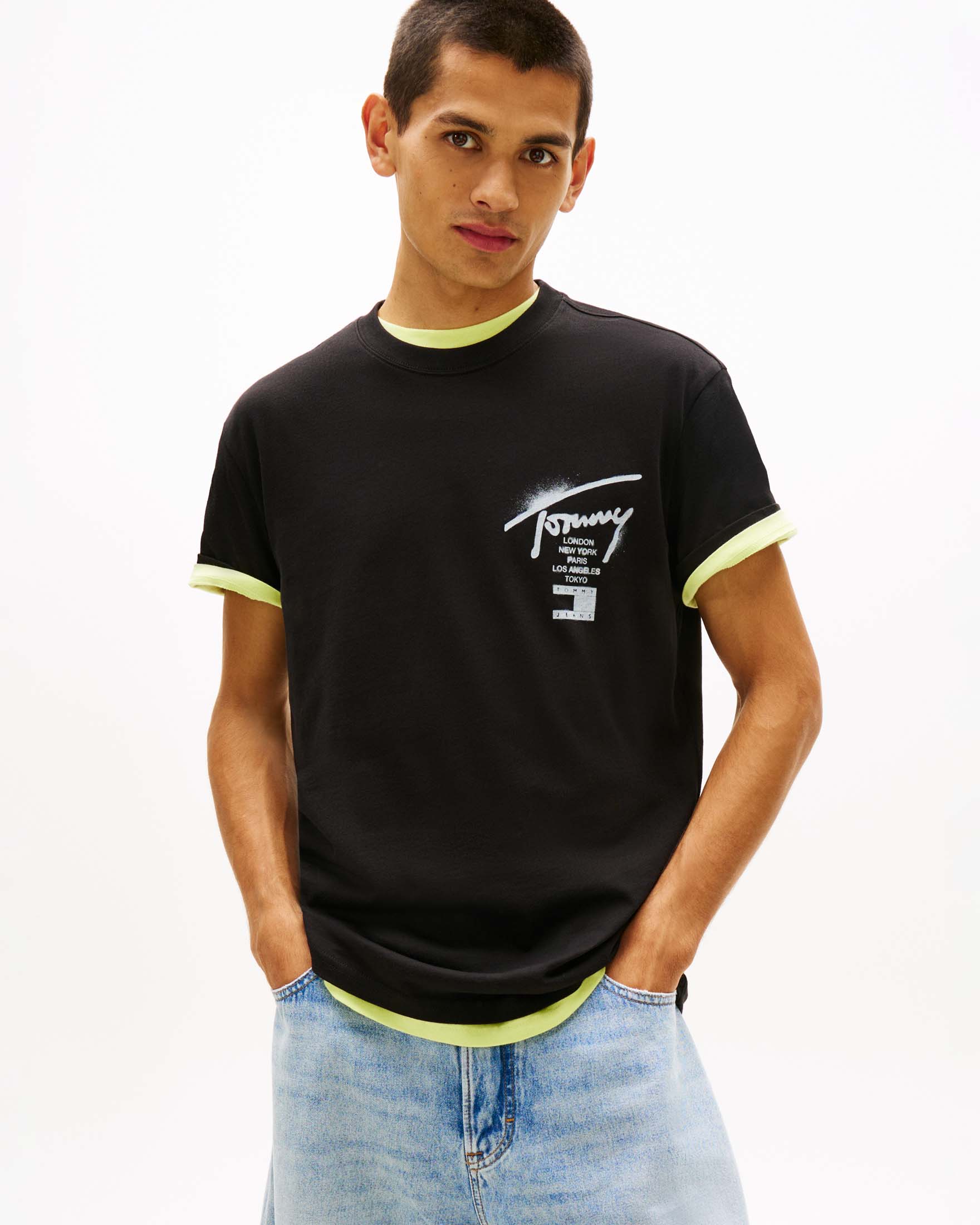 T-shirt girocollo Tommy Jeans nera in cotone con stampa logo fronte e retro image