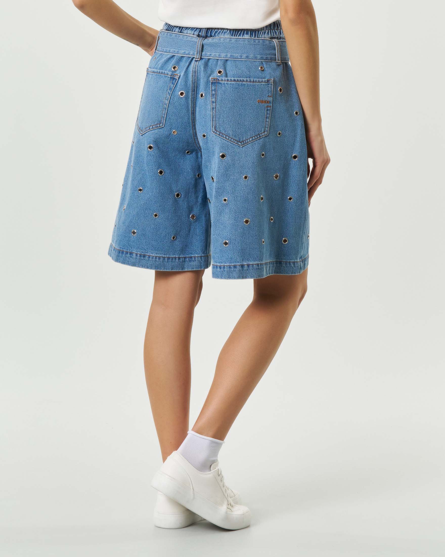 Bermuda Pinko in denim con cintura da annodare e arricciatura in vita