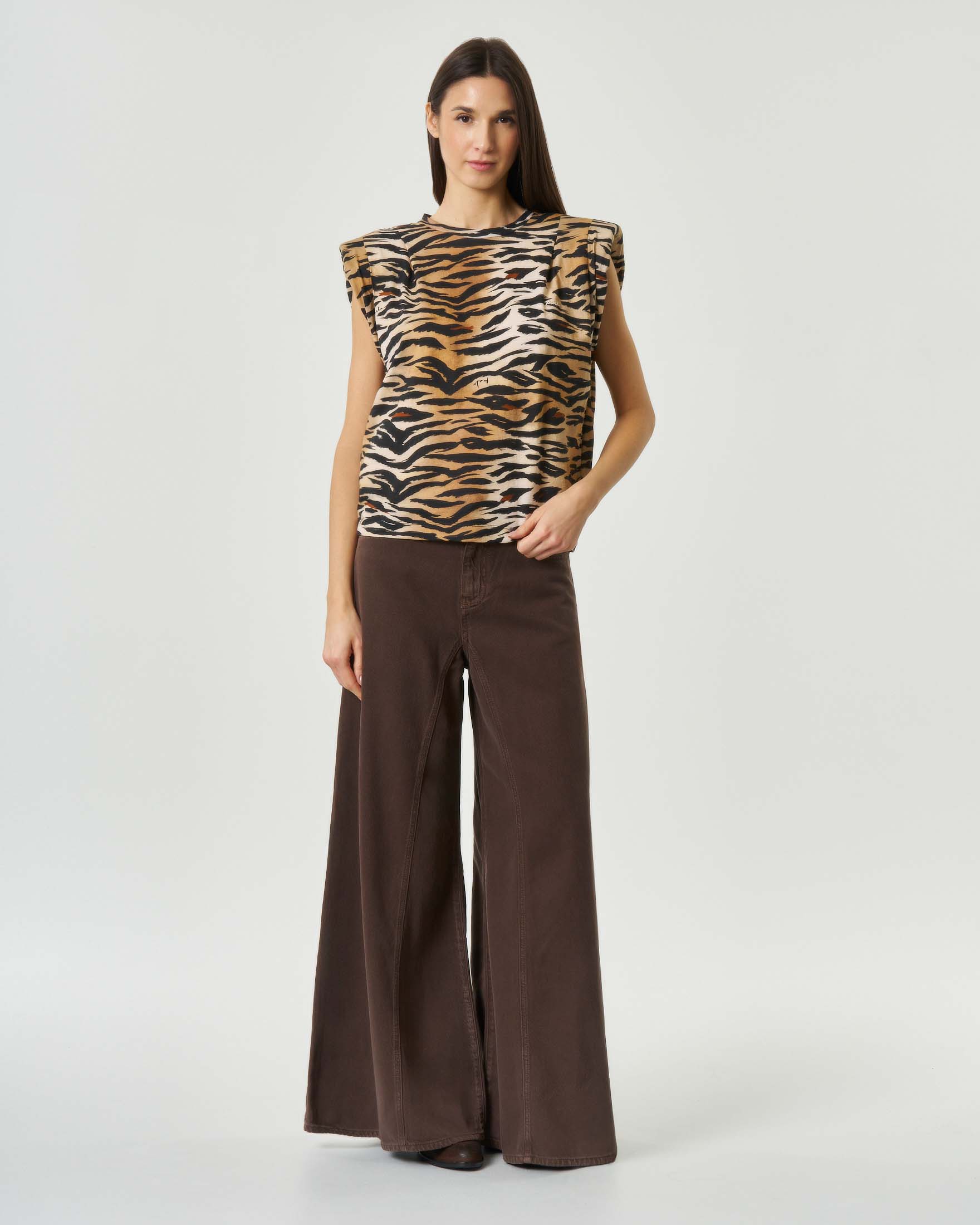 T-shirt girocollo smanicata Pinko con stampa animalier ed effetto drappeggiato image