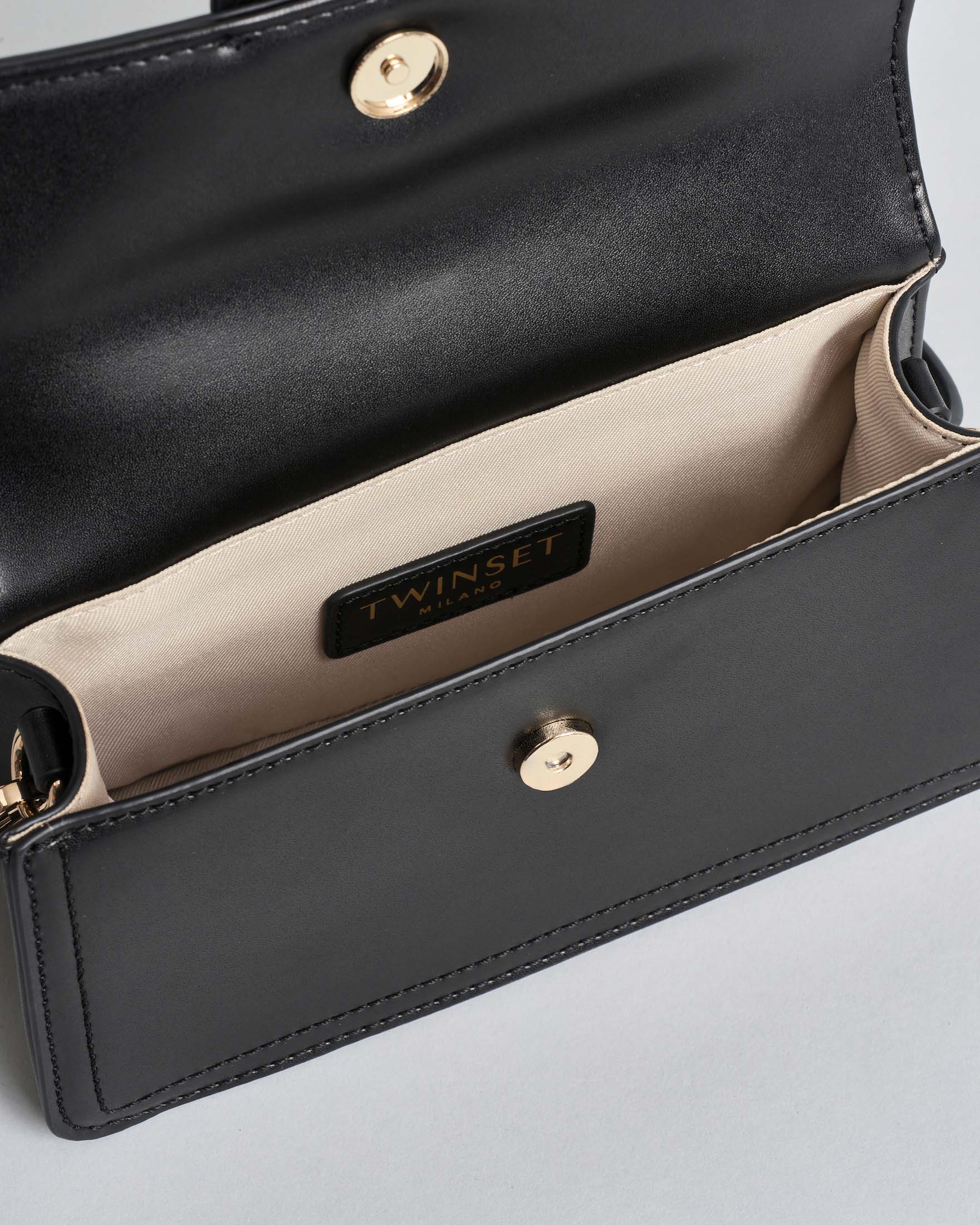 Borsa a mano Twinset nera in similpelle con patta image