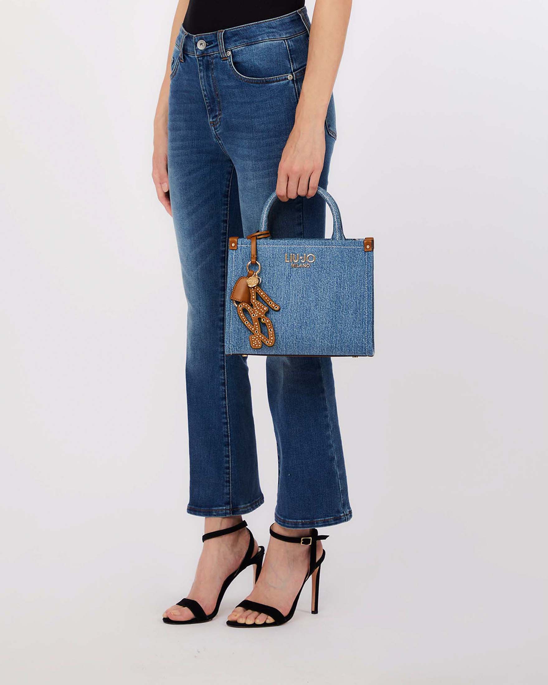Borsa Liu Jo Accessories in denim di cotone con logo frontale e charm decorativo image