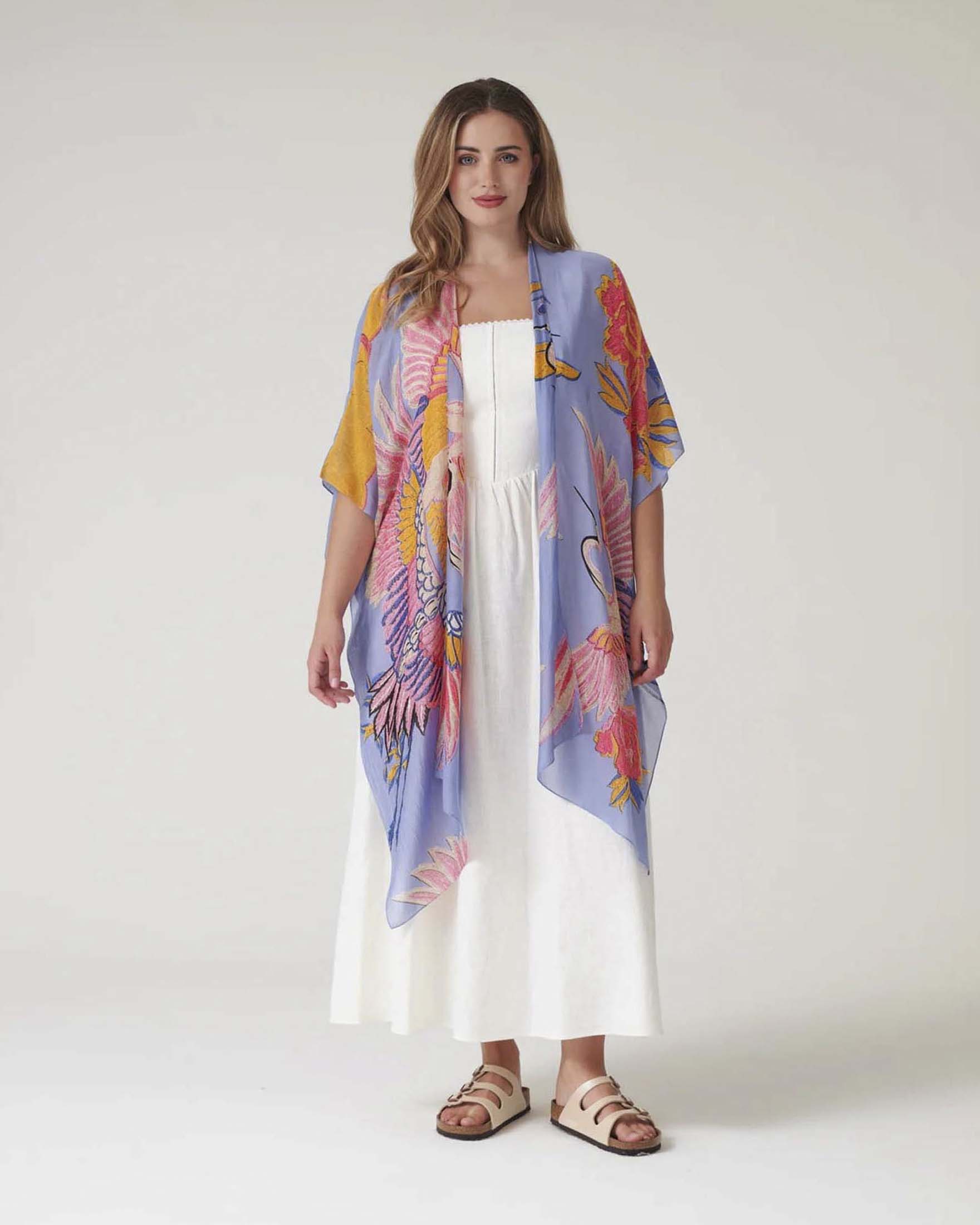 Kimono lungo color pervinca One Hundred Stars in modal e cupro con stampa gru rosa e arancione