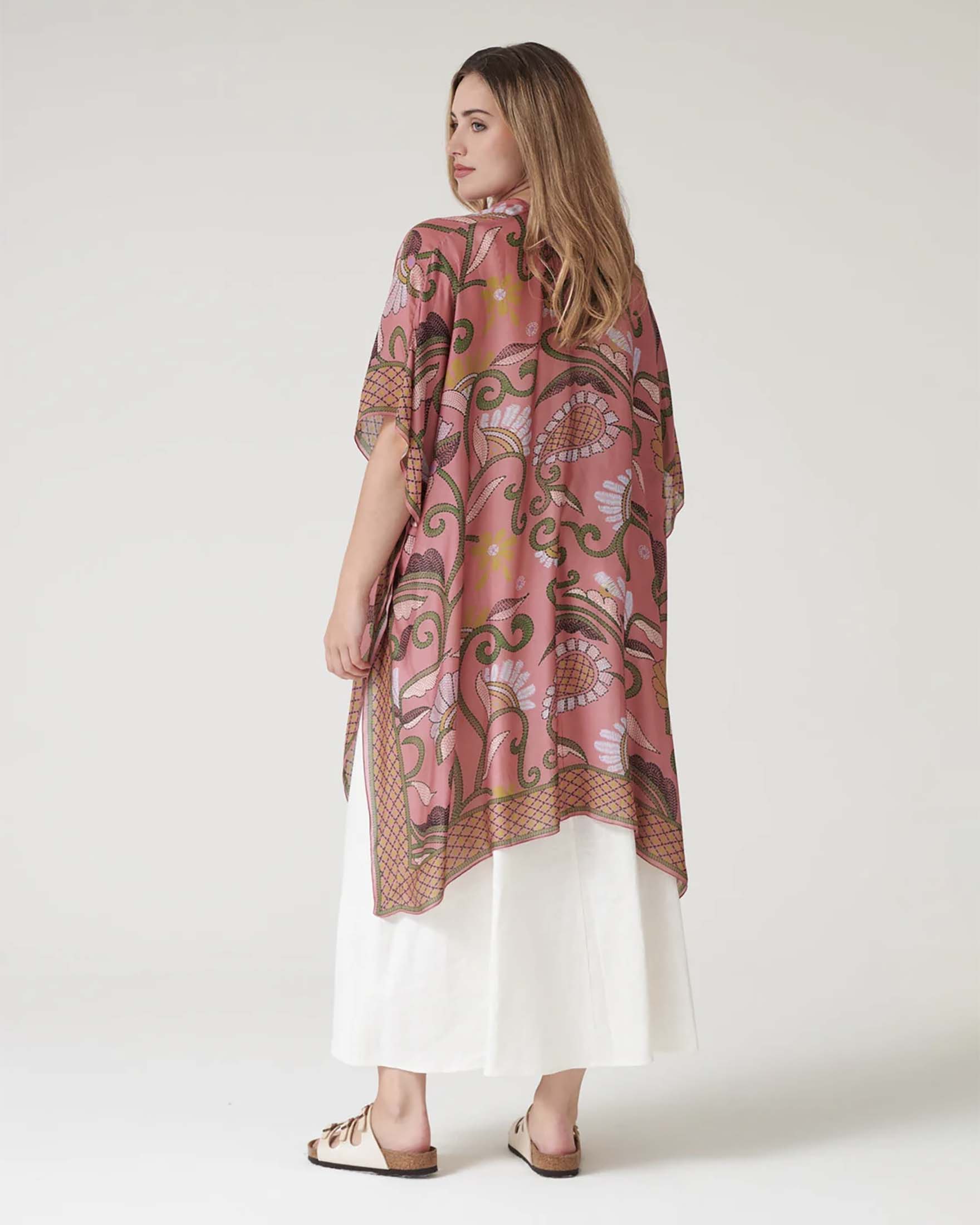 Kimono lungo aperto rosa One Hundred Stars in modal e cupro con stampa floreale image