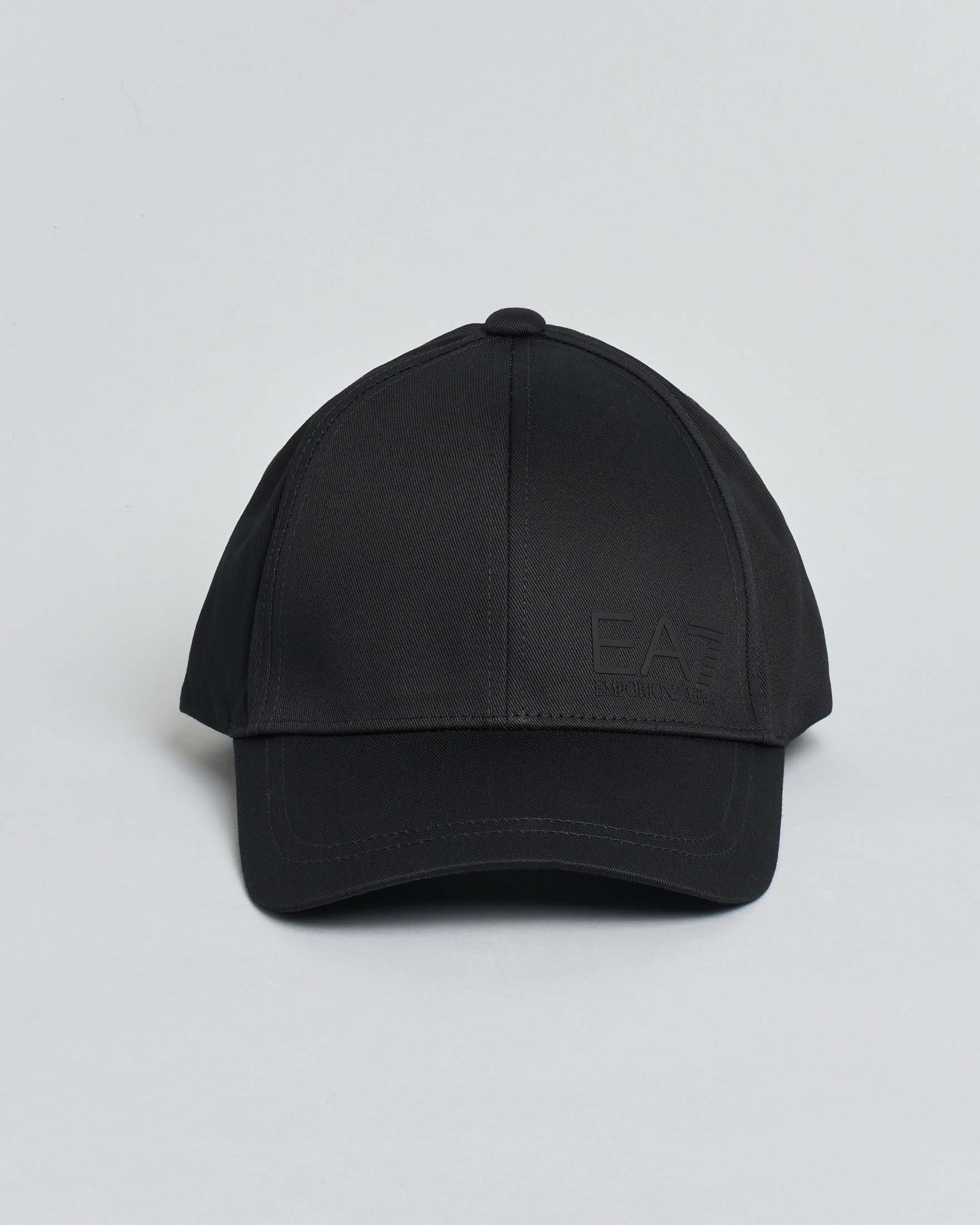 Berretto nero EA7 in cotone con frontino e logo monogramma in tono