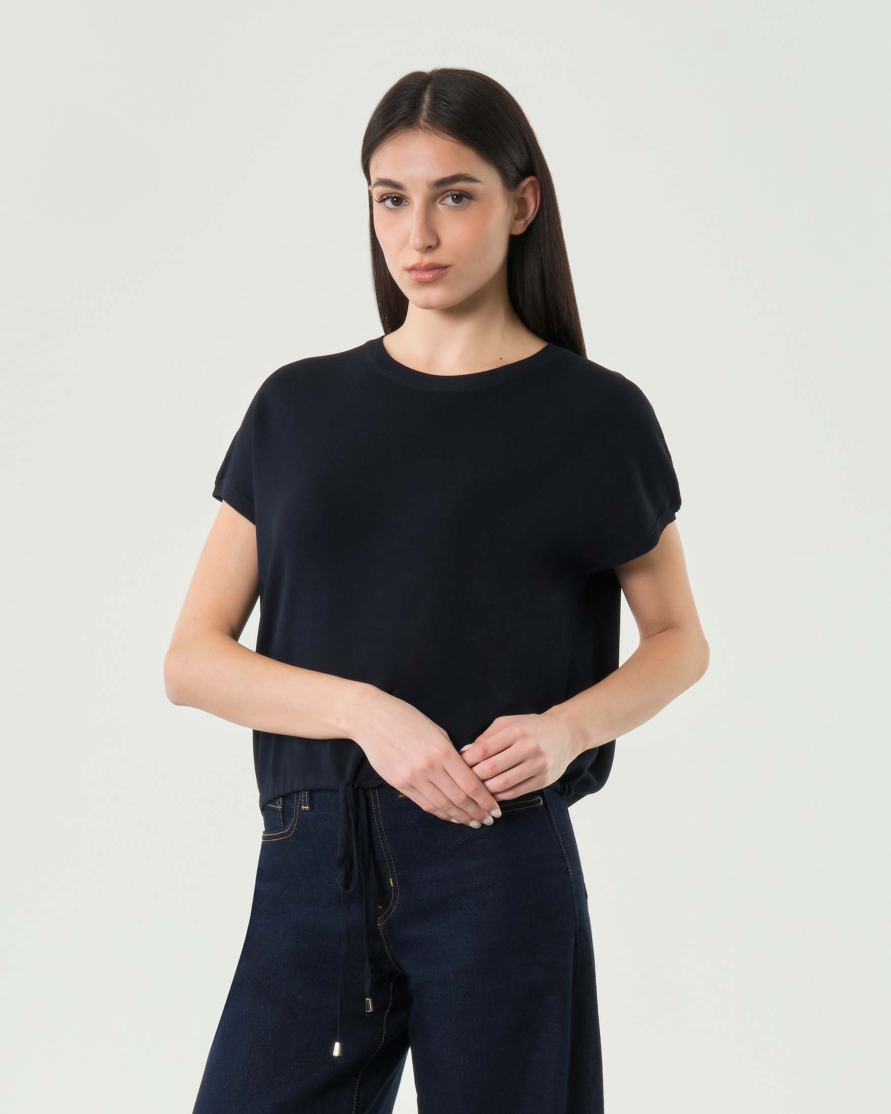 Maglia blu a maniche corte girocollo in misto viscosa con coulisse in vita