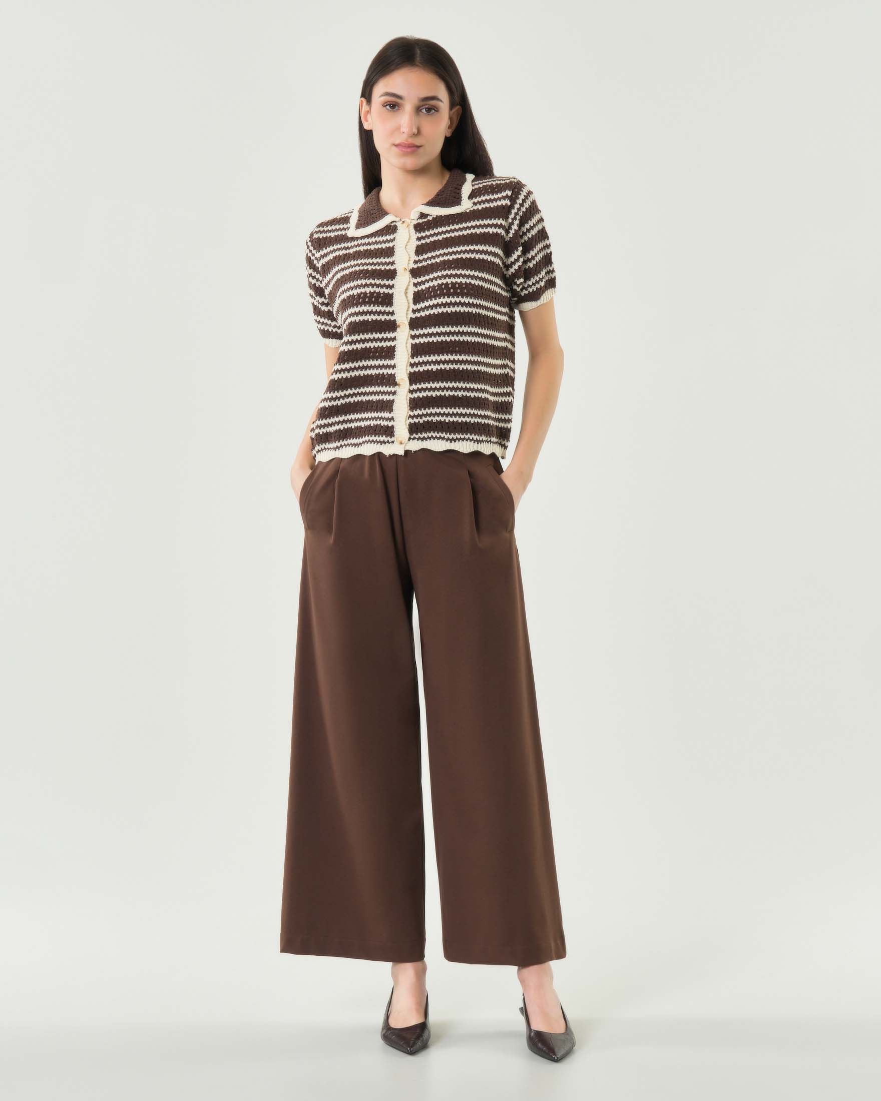 Cardigan crochet marrone a maniche corte Hlo! a righe a contrasto di colore e collo a camicia image