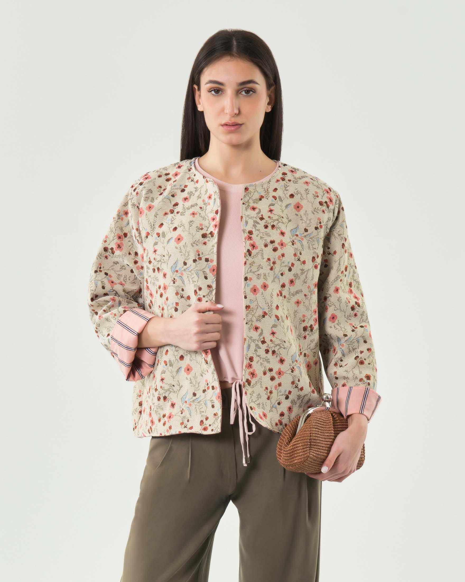 Giacca corta beige girocollo in jacquard con motivo floreale e interno a righe a contrasto