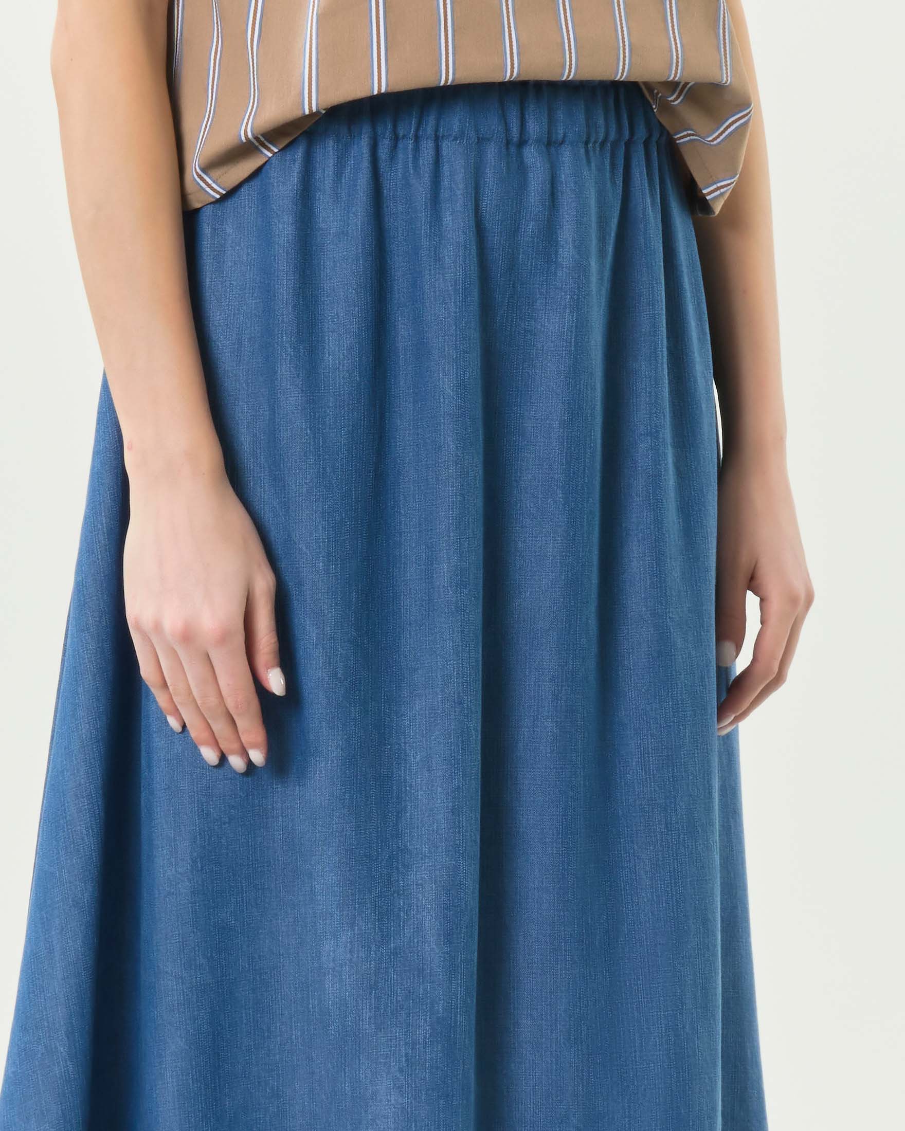 Gonna midi blu Hlo! in denim con elastico in vita image