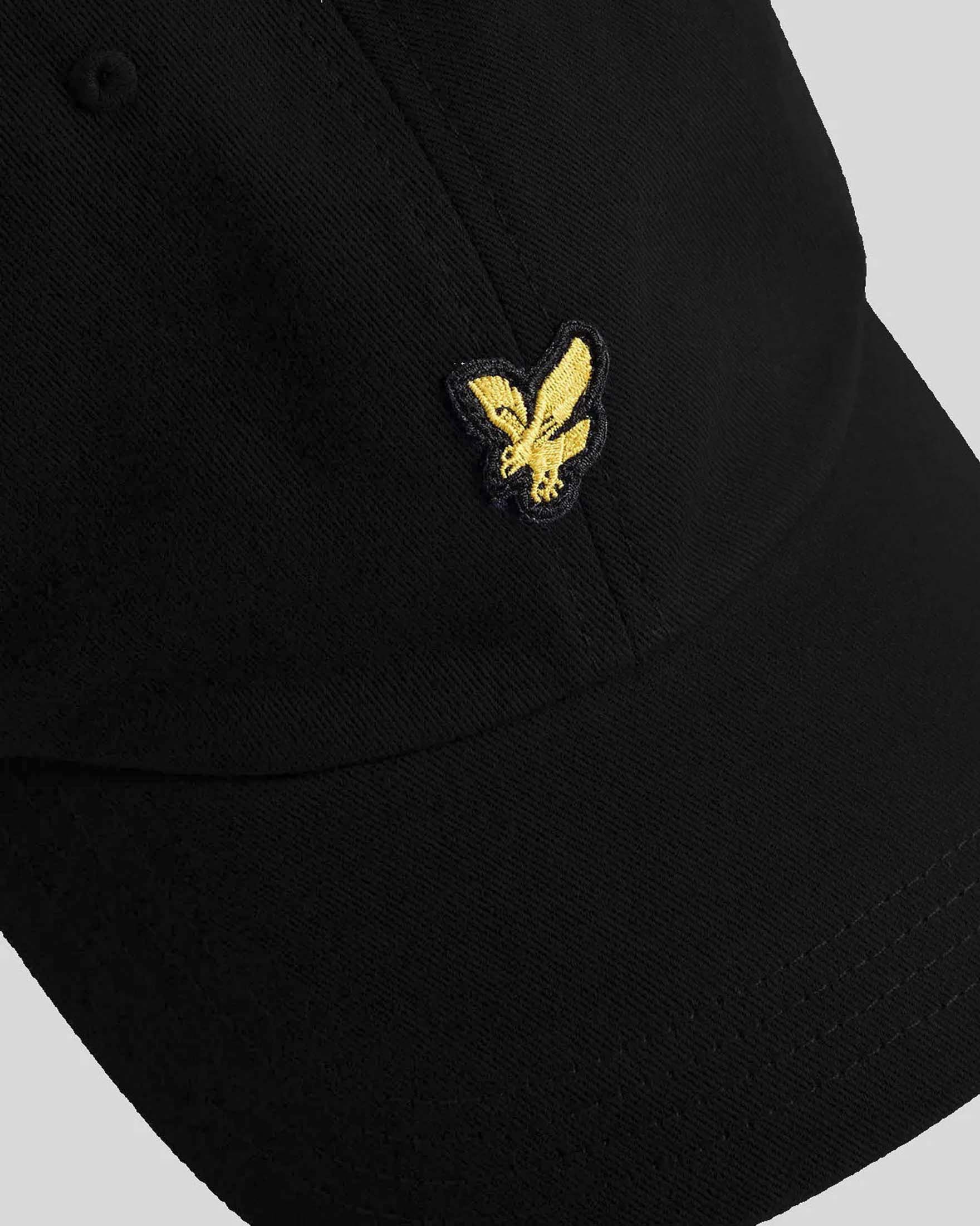 Berretto baseball nero Lyle & Scott con logo aquila gialla davanti