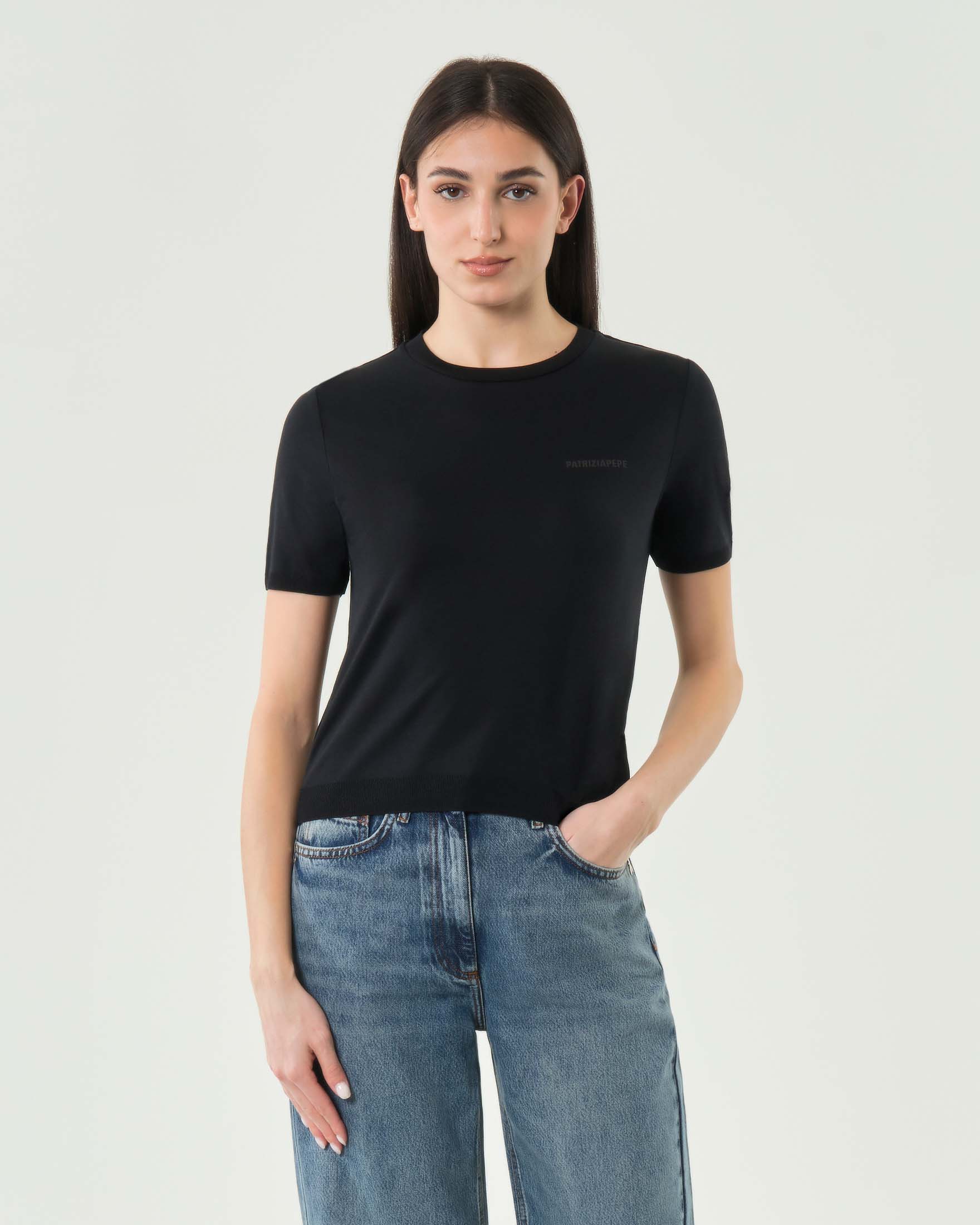 Maglia girocollo maniche corte nera in misto cotone con scritta gommata