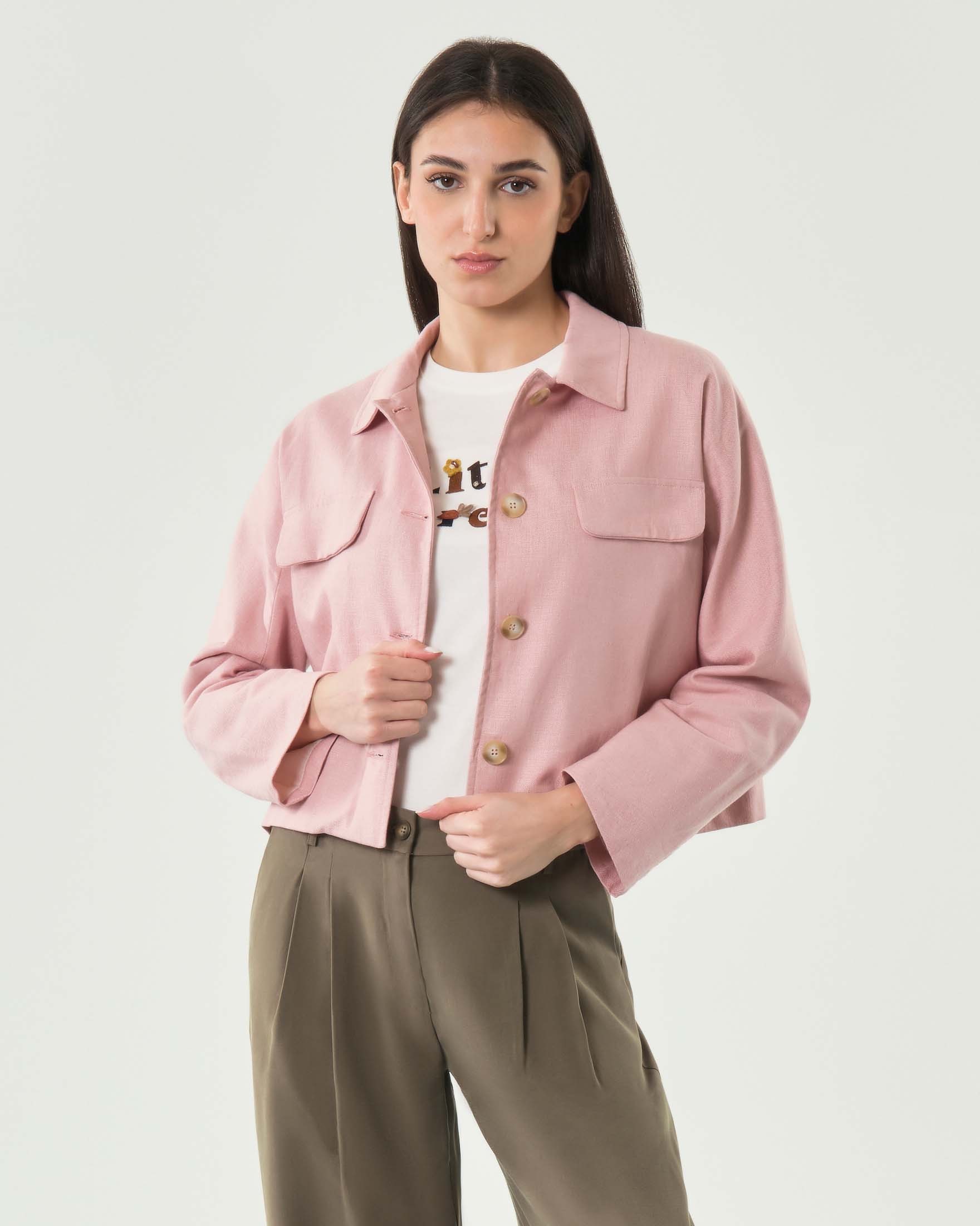 Camicia cropped rosa in bull misto cotone con tasche frontali a patta