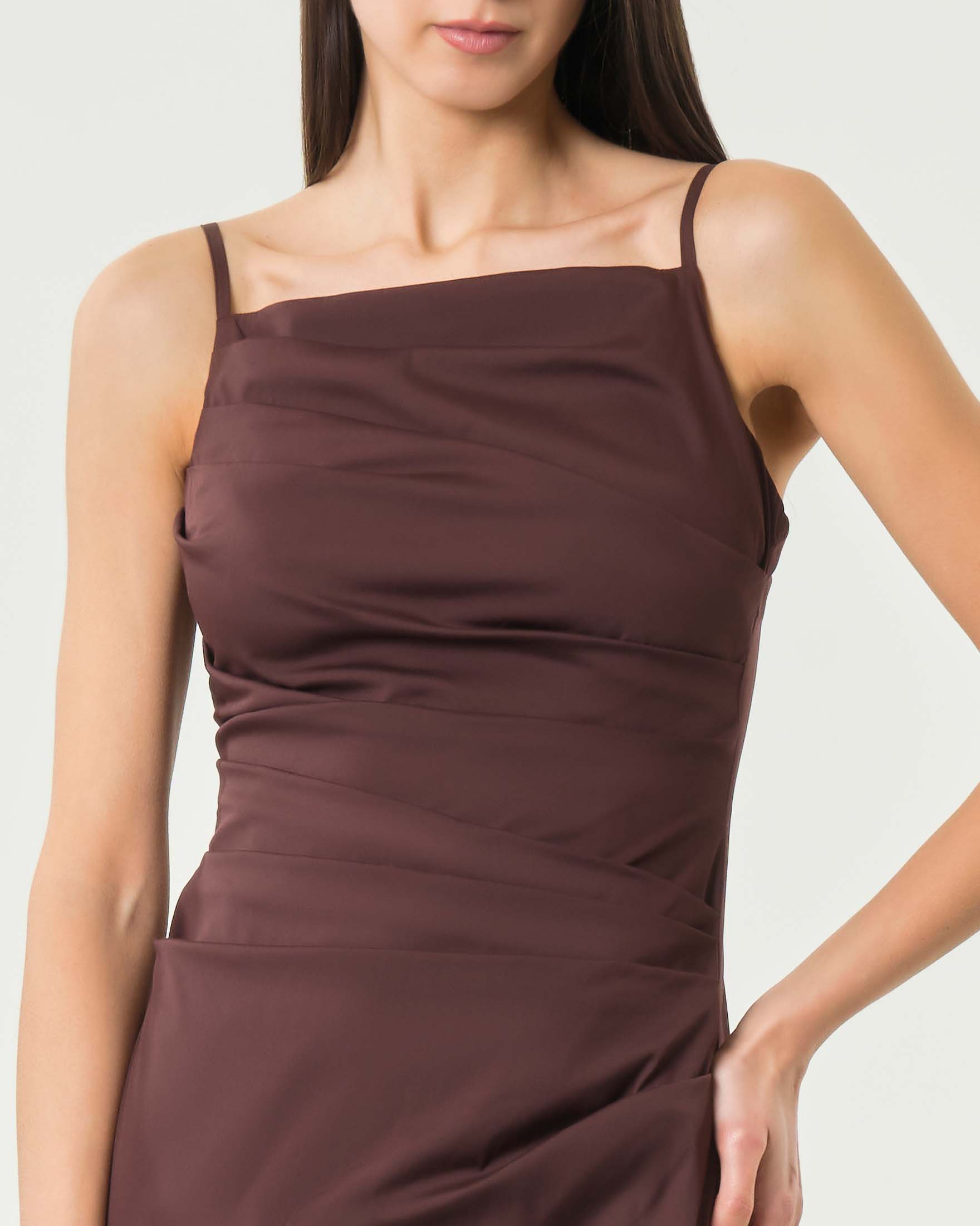 Abito midi Marella marrone in misto cotone stretch con spalline sottili e pieghe decorative image