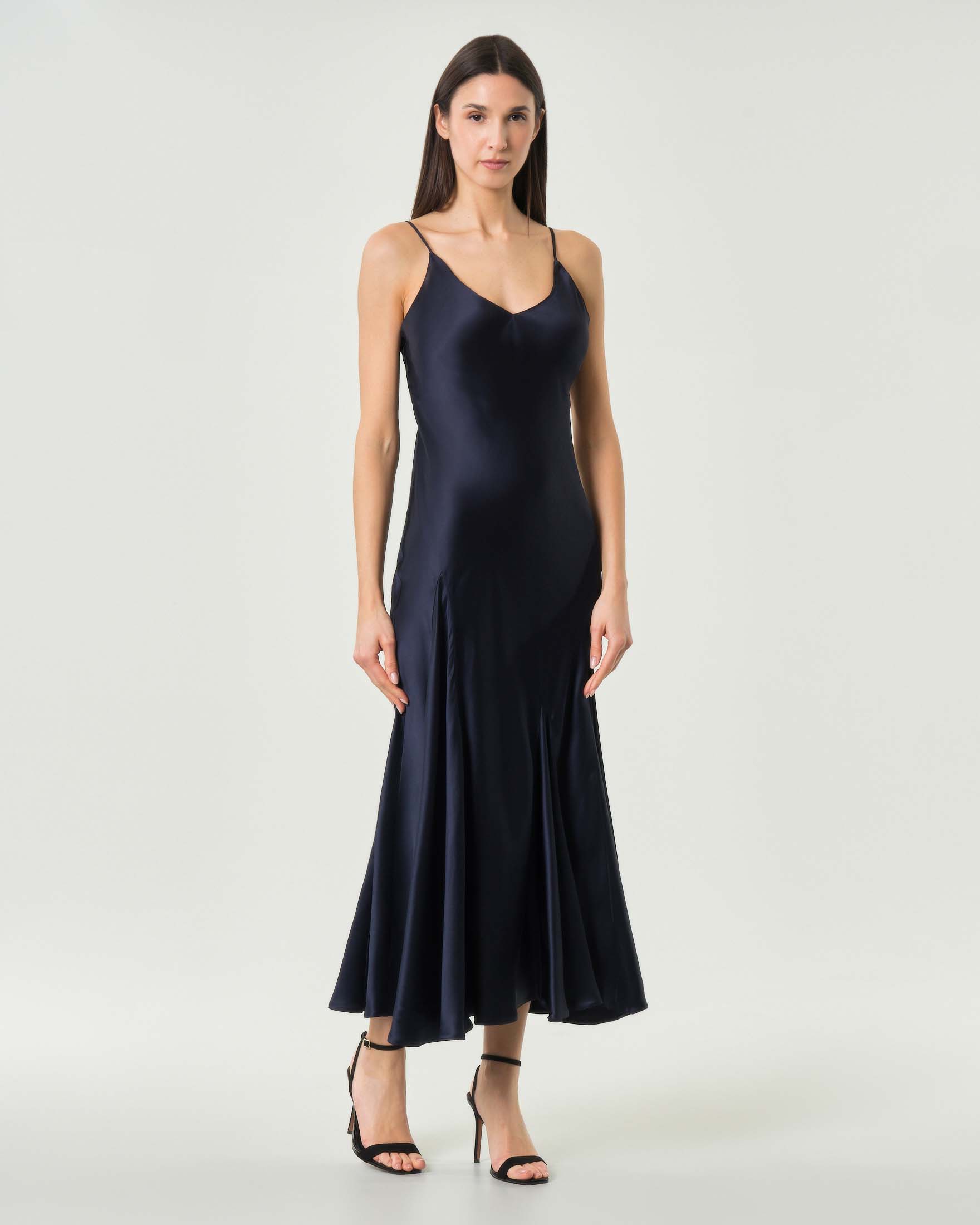 Slip dress lungo svasato blu in raso con scollo a V e spalline sottili