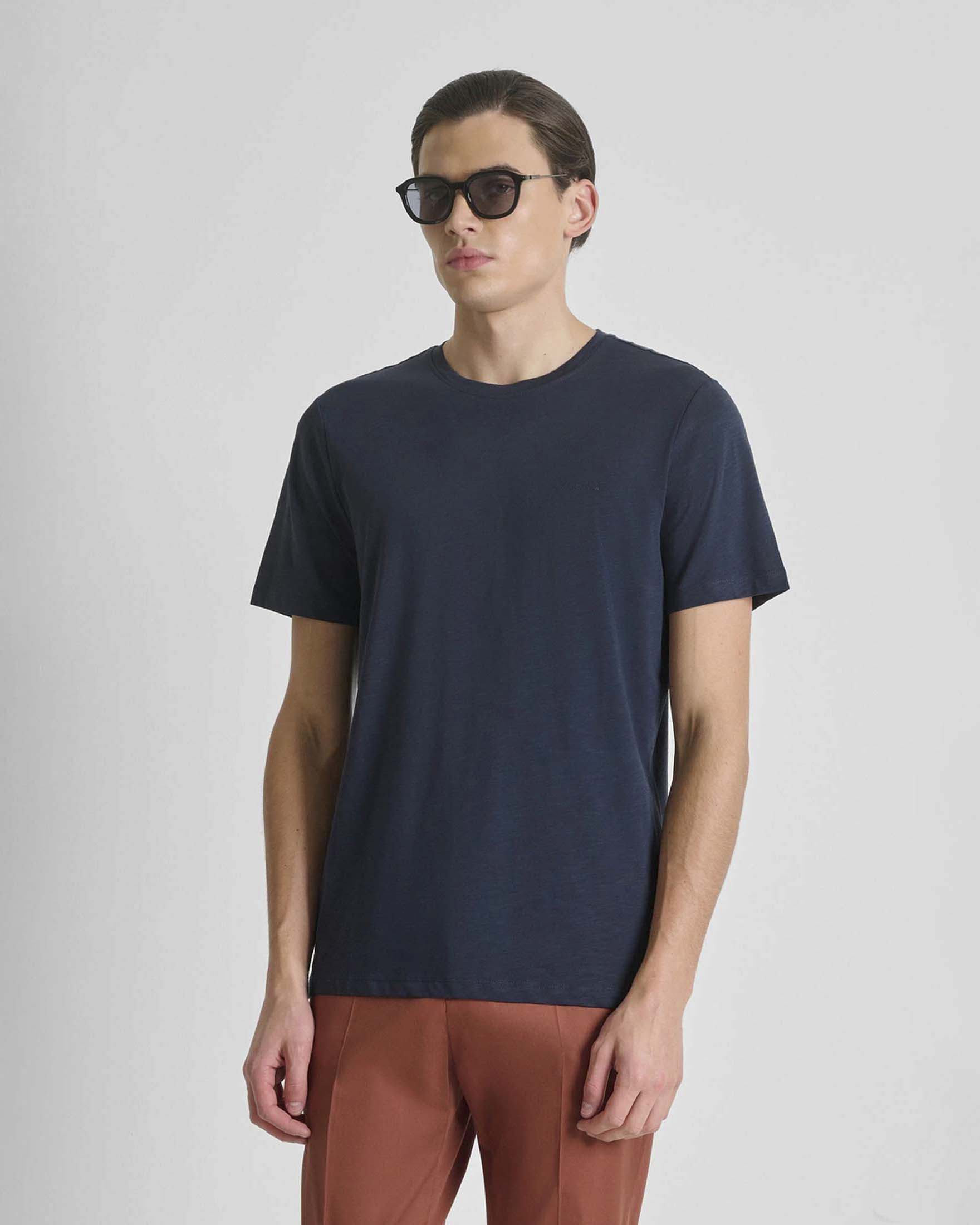 T-shirt blu in cotone fiammato con logo ricamato in tono