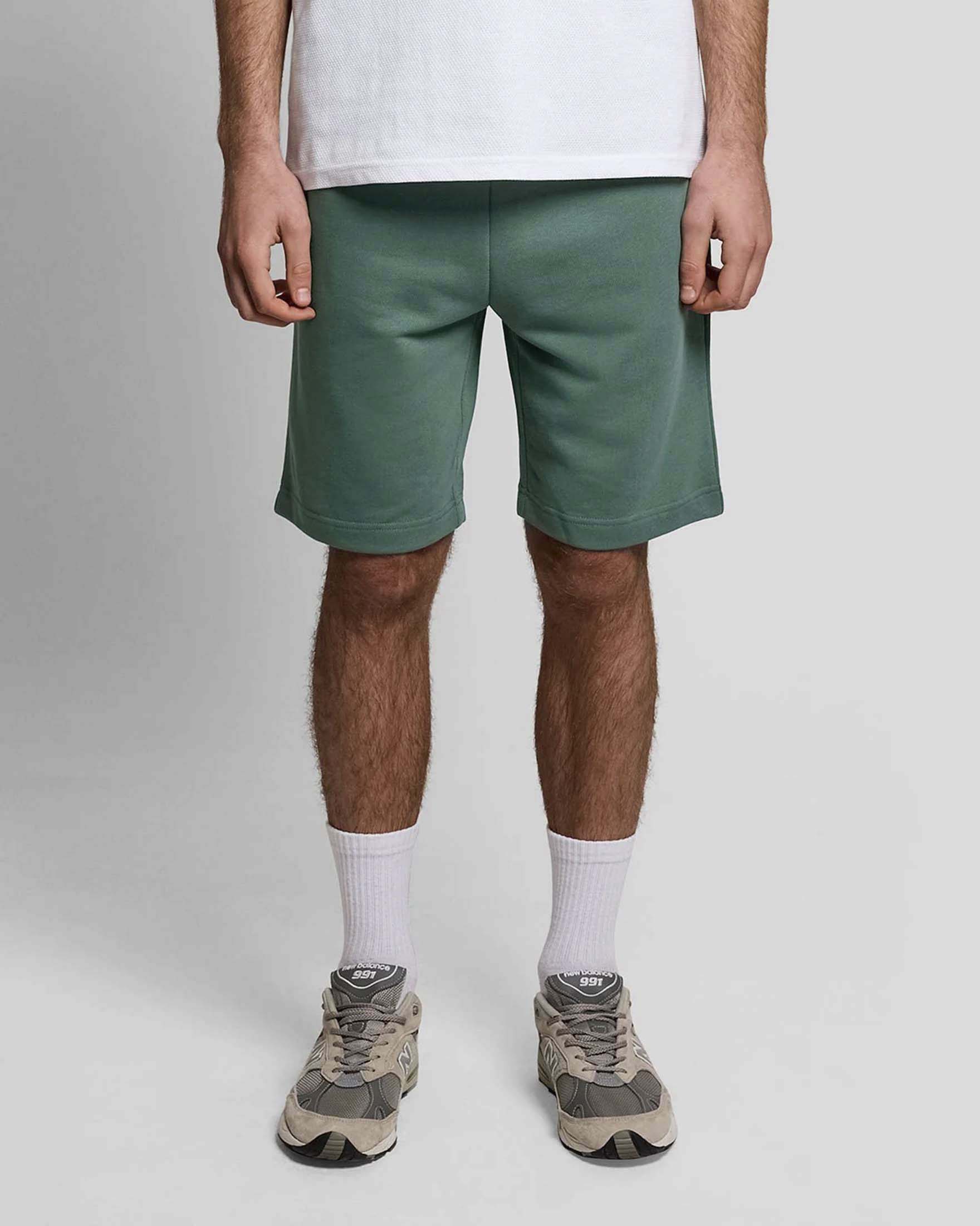 Bermuda verde Lyle & Scott in felpa di puro cotone image