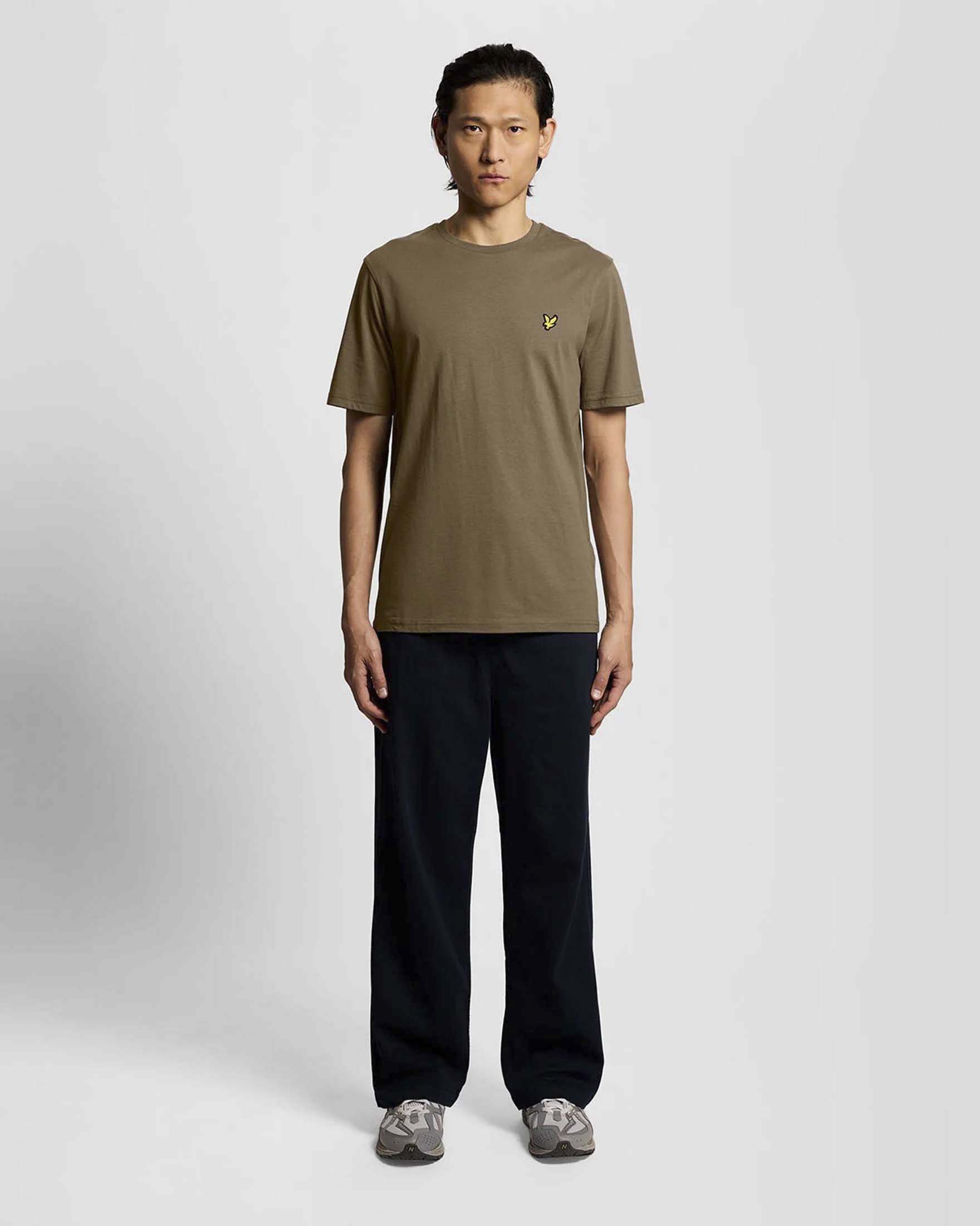 T-shirt Lyle & Scott mezza manica fango in cotone con logo aquila gialla ricamata sul petto