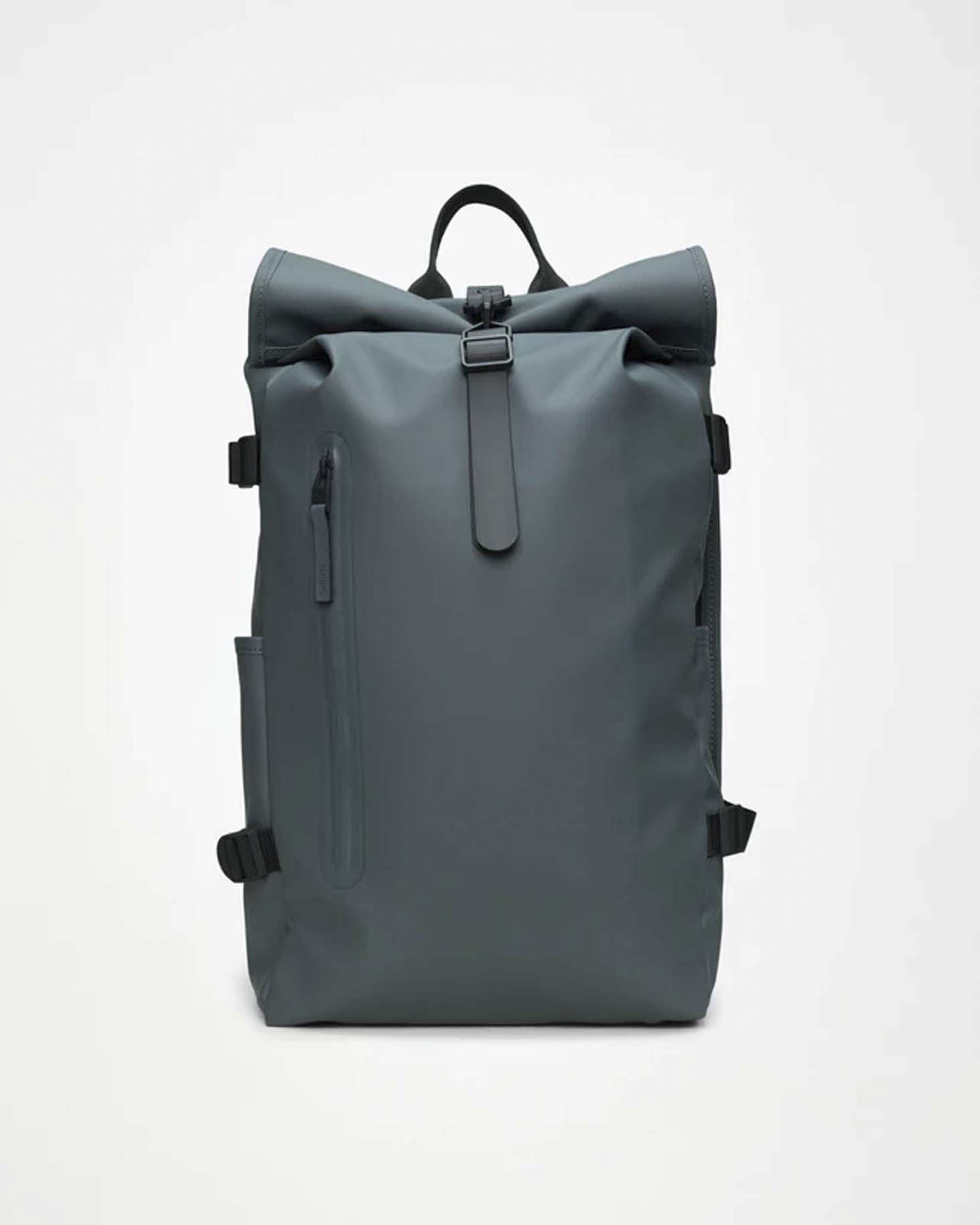Zaino Rains Rolltop Rucksack Large antracite in tessuto tecnico impermeabile effetto gommato