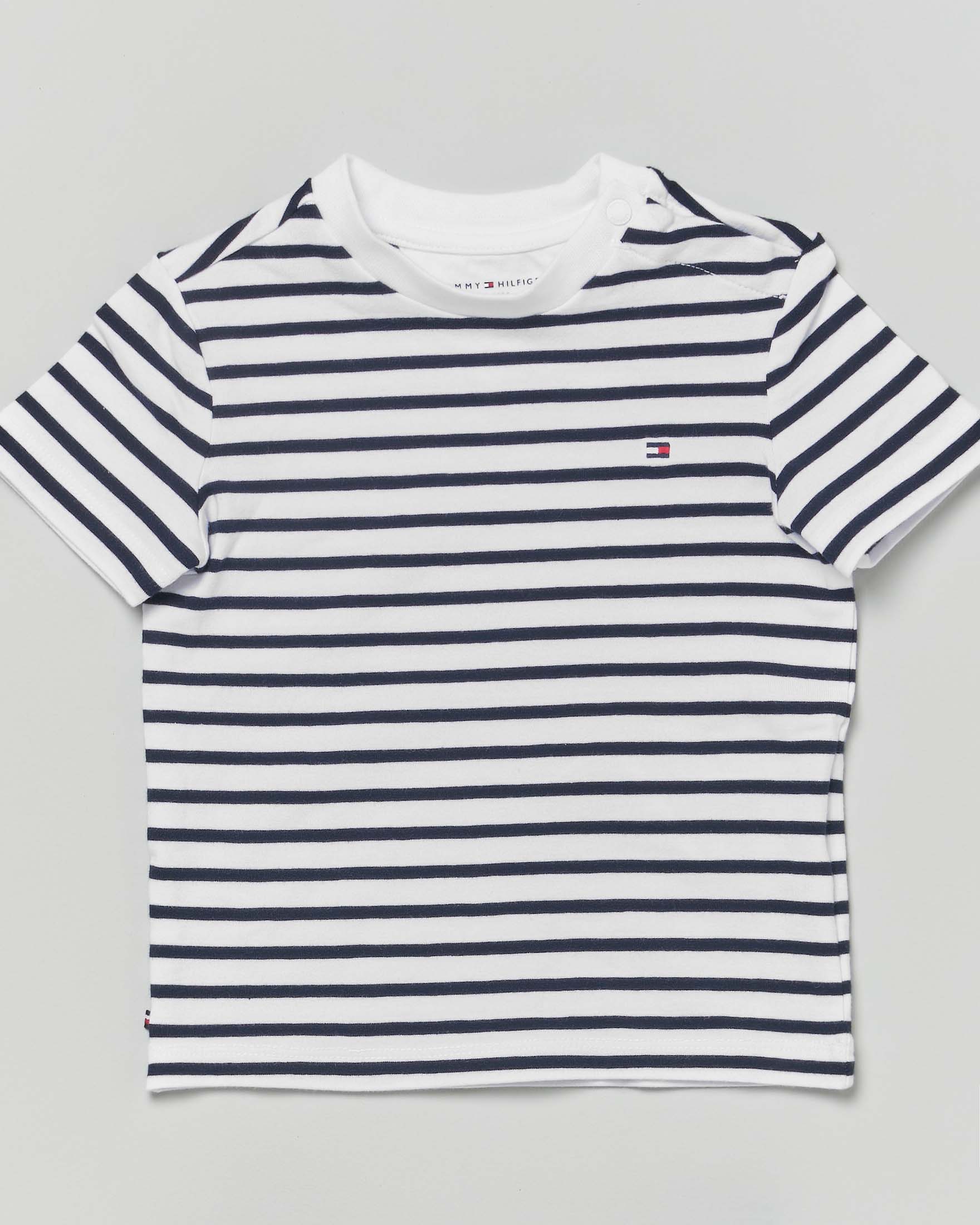 Completo Tommy Hilfiger t-shirt a righe e bermuda blu image