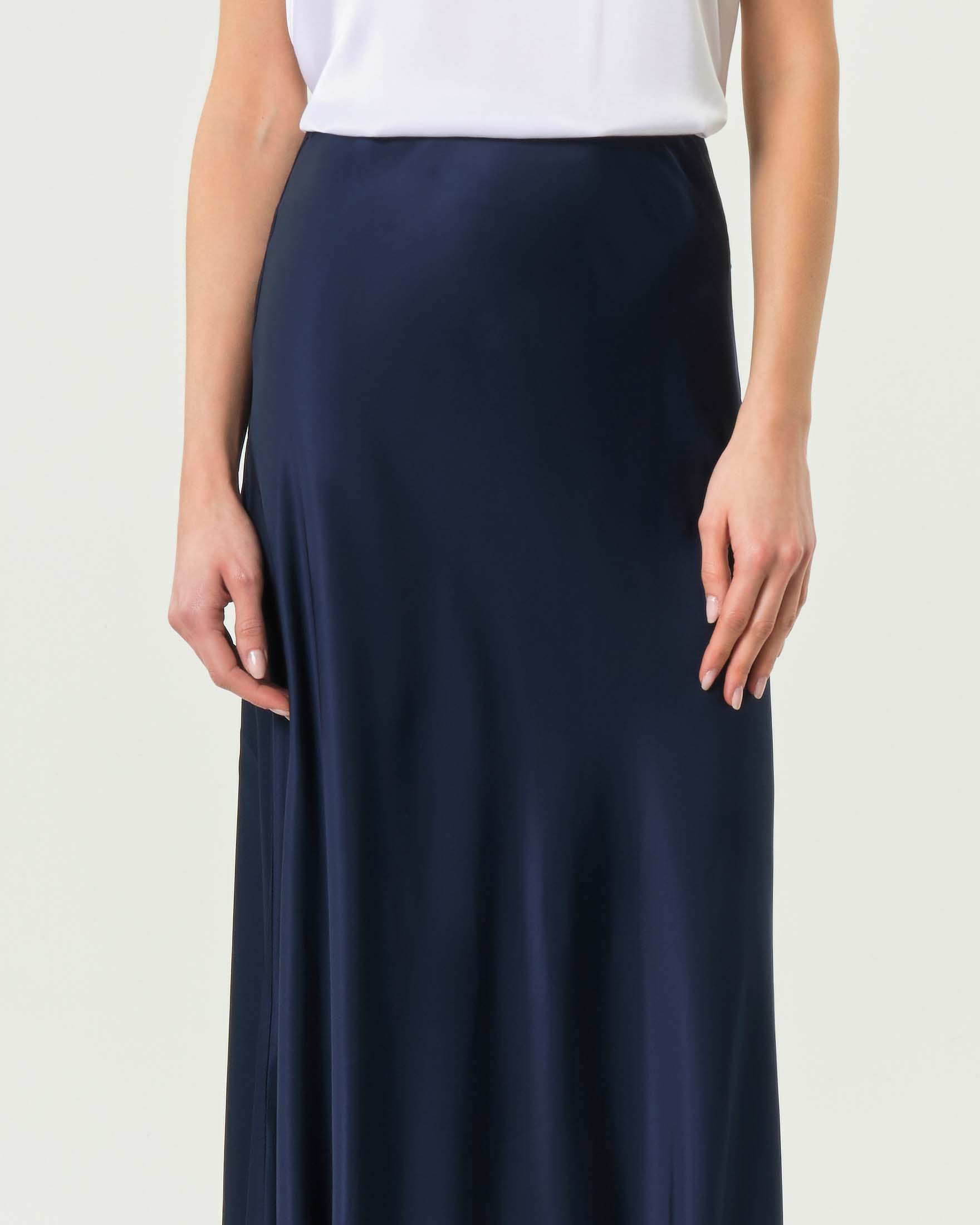 Gonna midi Hlo! blu in satin di pura viscosa con vita elasticizzata image