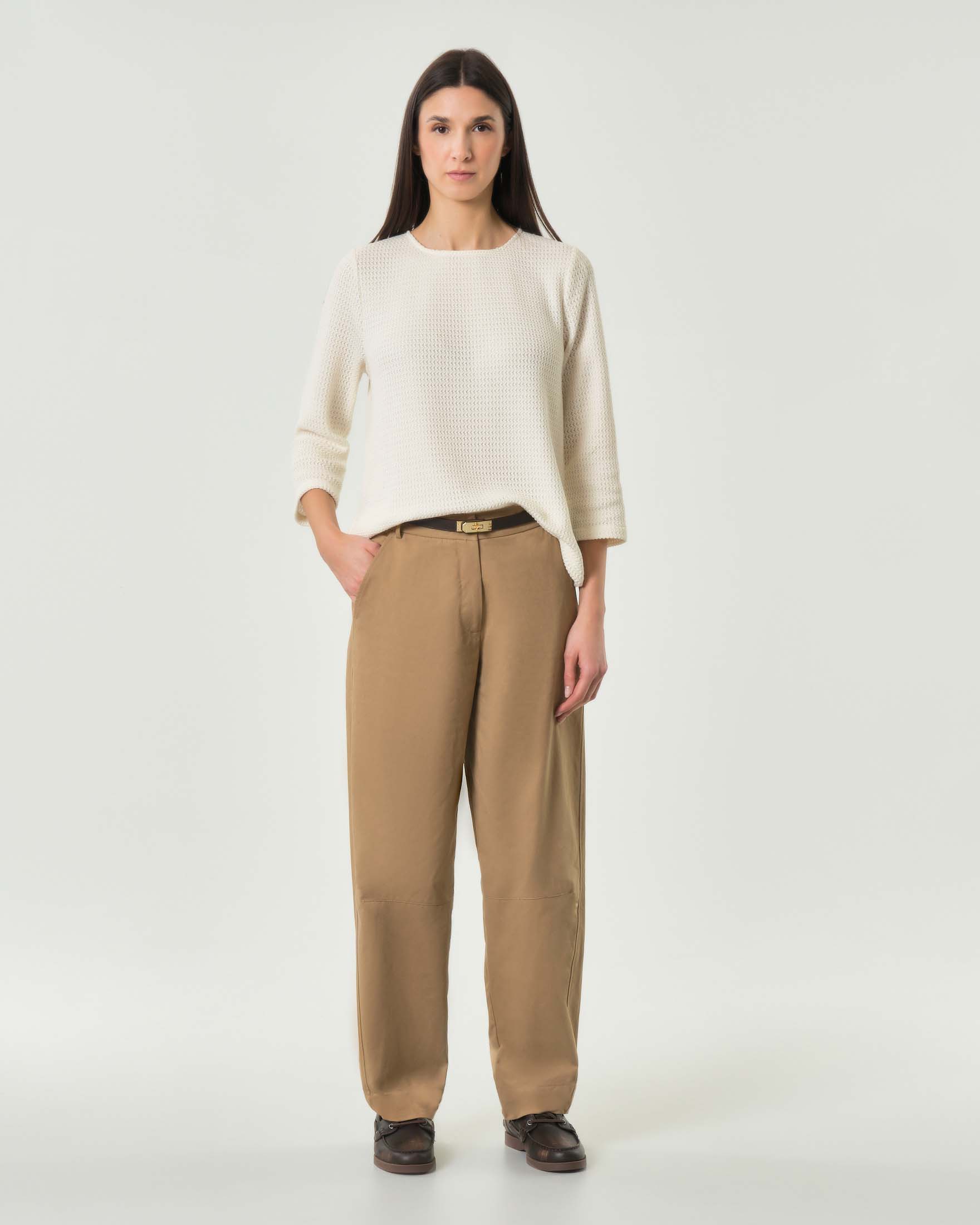 Pantalone tapered ampio cammello con tasca posteriore a toppa e passanti per cintura