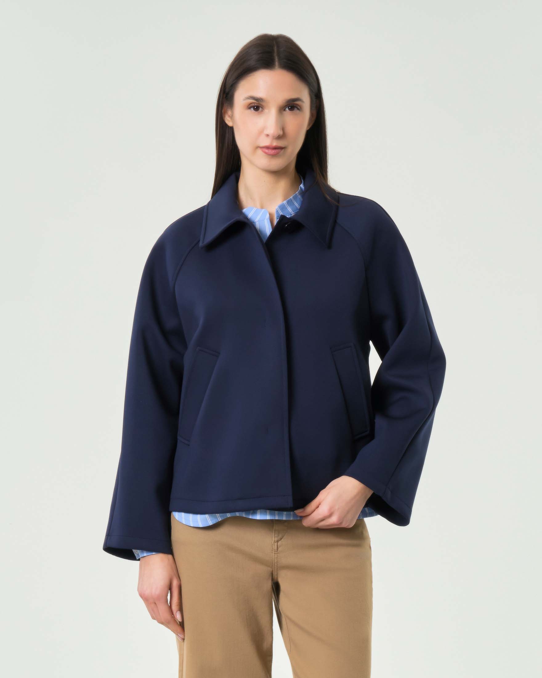 Giacca camicia Emme Marella blu in tessuto tecnico con bottoni automatici e maniche raglan image