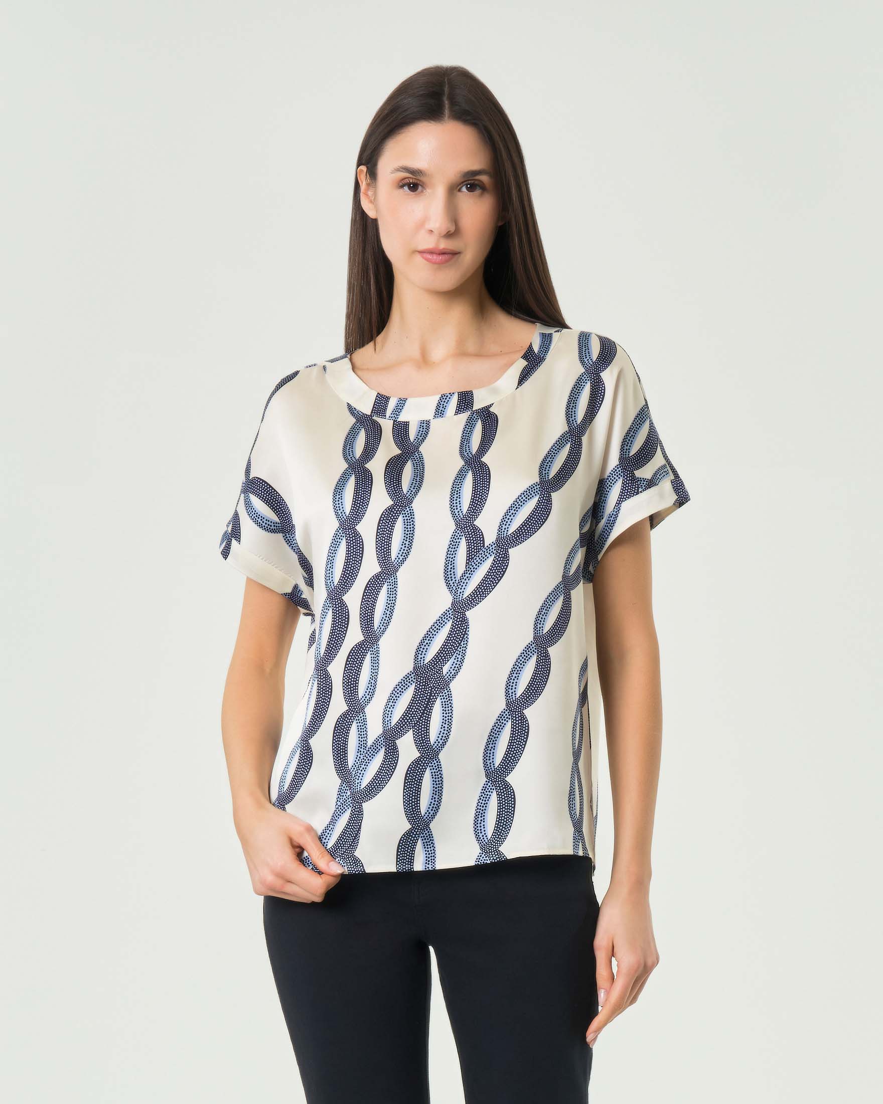 Blusa a maniche corte bianca e blu in twill di viscosa con stampa a catena