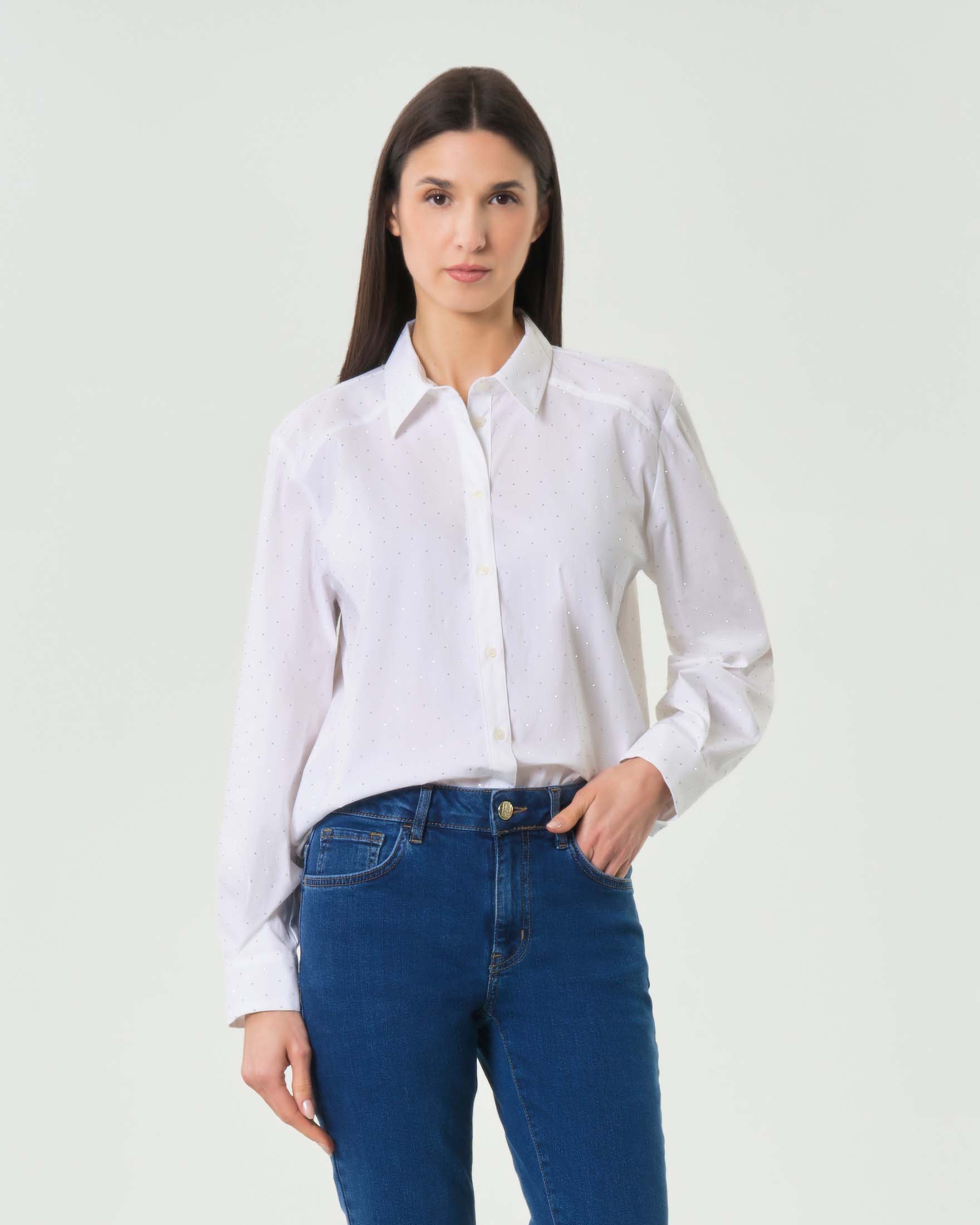 Camicia ampia bianca in popeline stretch con applicazioni