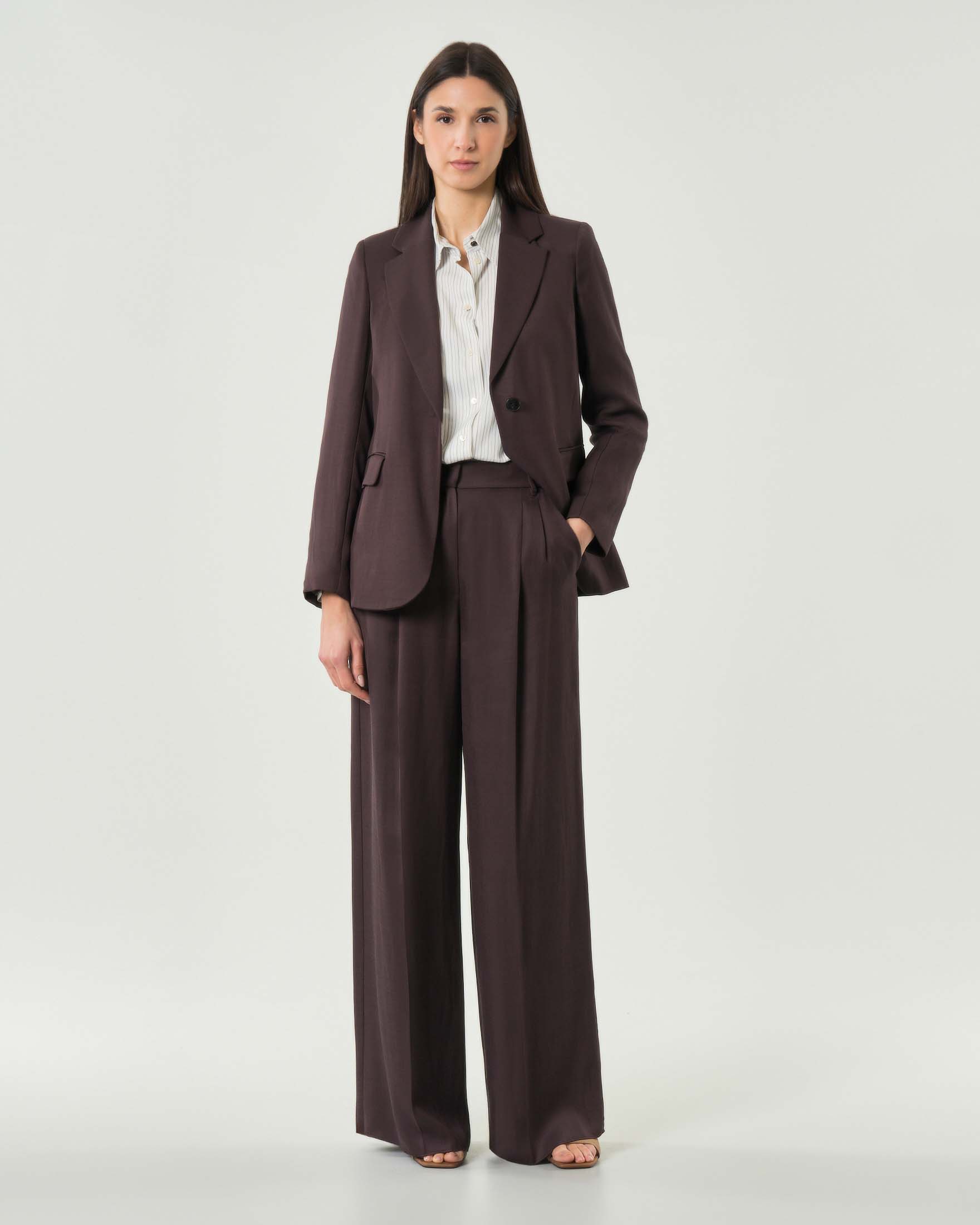 Giacca marrone monopetto in twill di misto lino e tasche laterali
