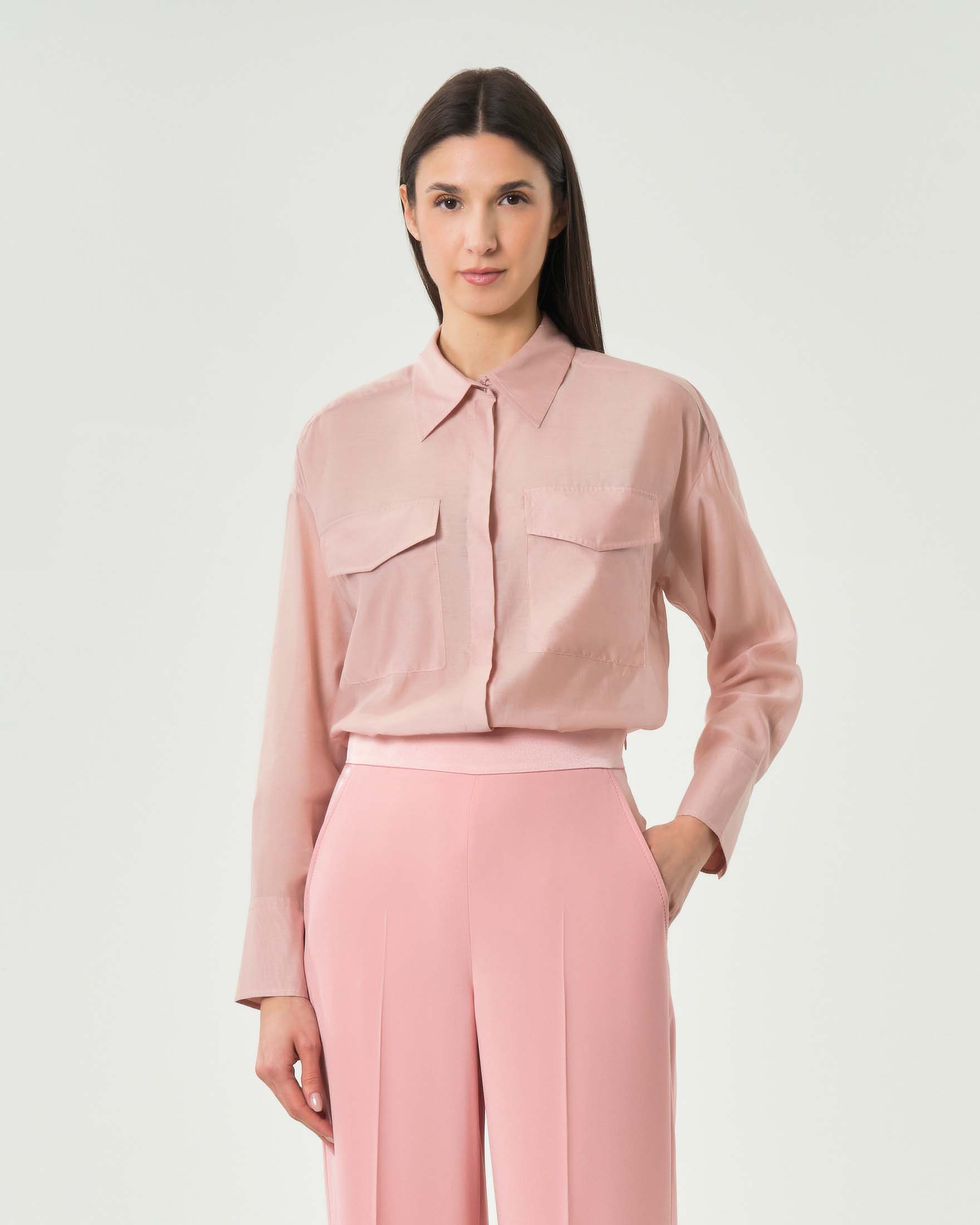 Camicia cipria Sport in voile di cotone e seta con tasche a toppa con patta