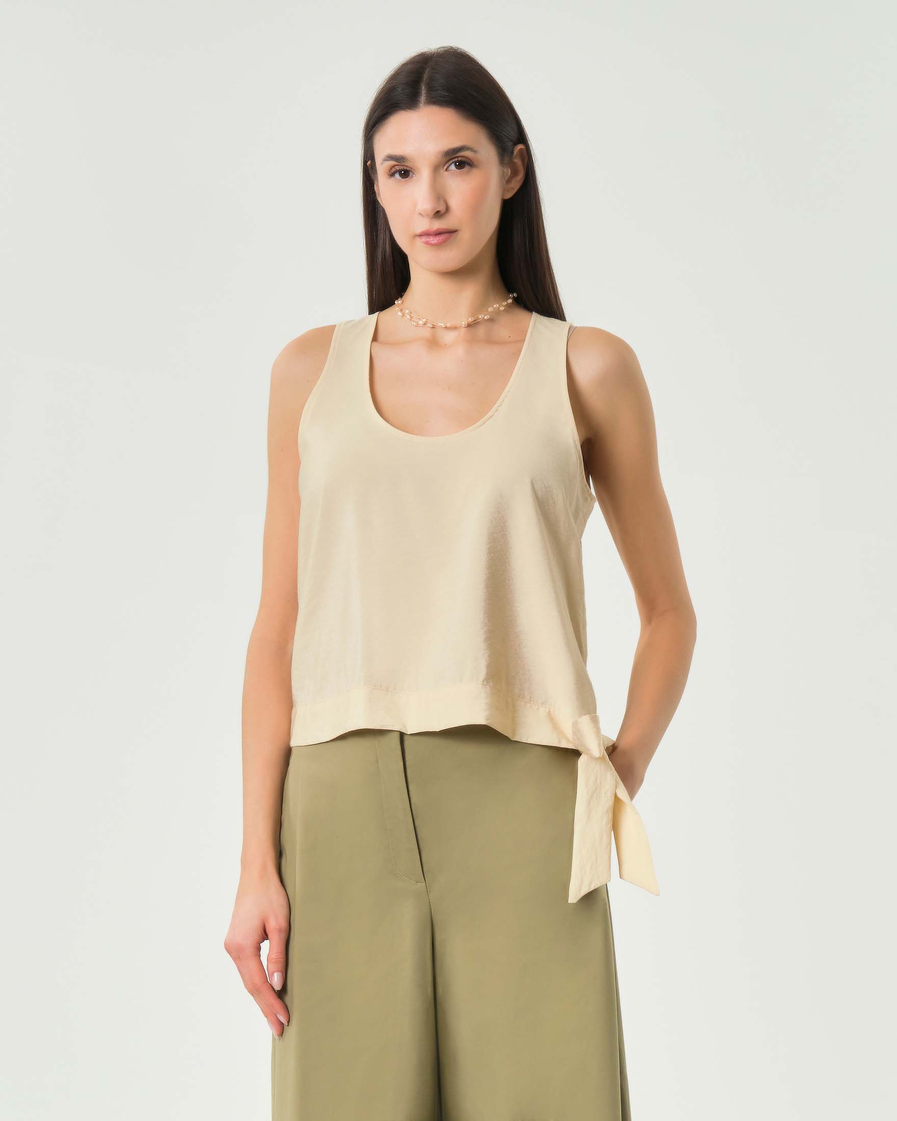 Top smanicato écru Marella Sport in misto viscosa con scollo stondato e fiocco laterale