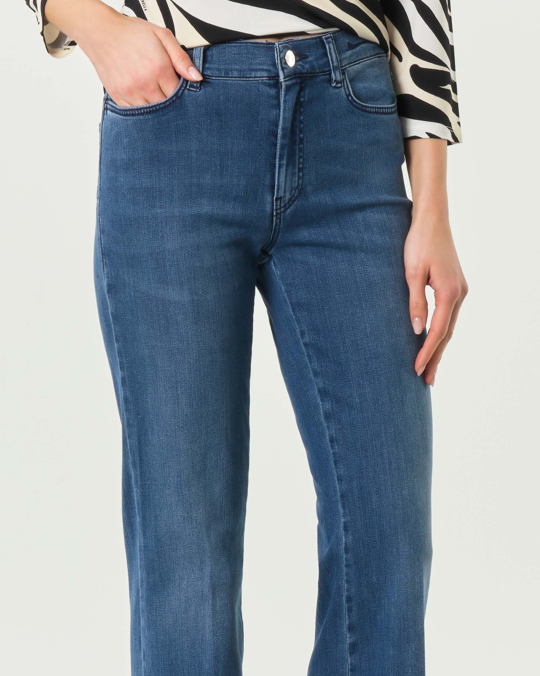 Jeans bootcut Marella Sport lavaggio stone wash con linea svasata sul fondo image