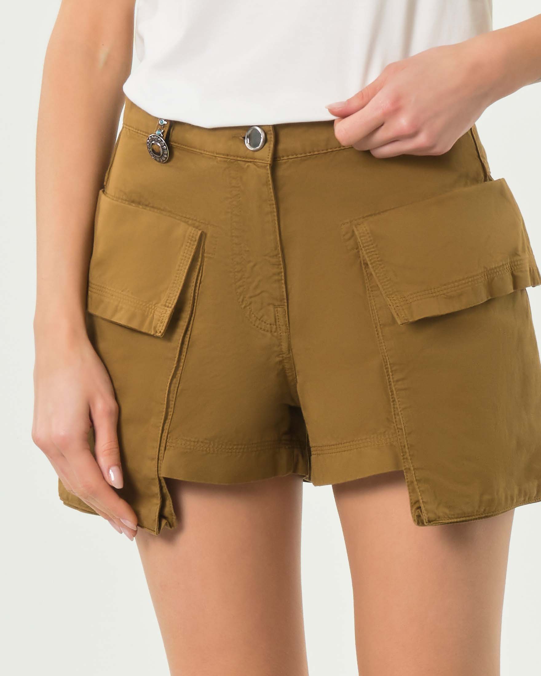 Pantaloni corti Pinko verdi milirare con tasche cargo image