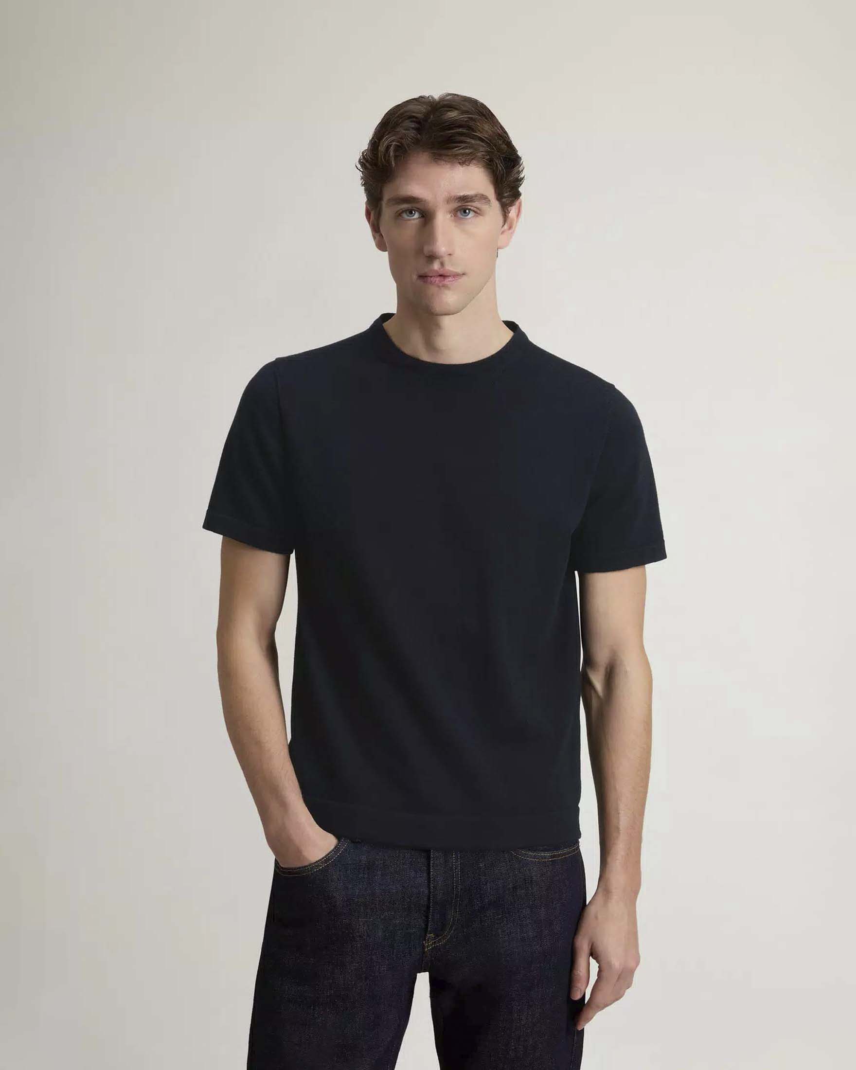 T-shirt Woolrich blu in maglia di cotone a mezze maniche image
