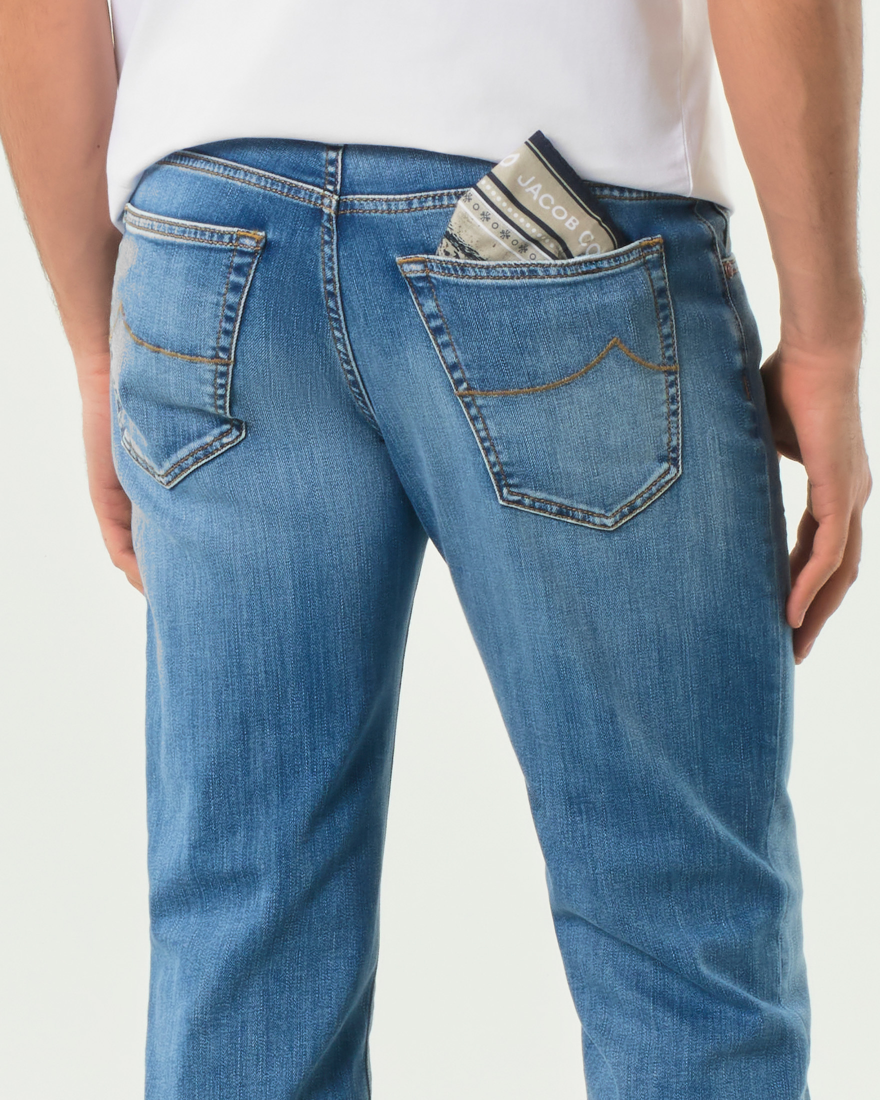 Jeans Scott carrot-fit lavaggio chiaro super stone washed in cotone elasticizzato image