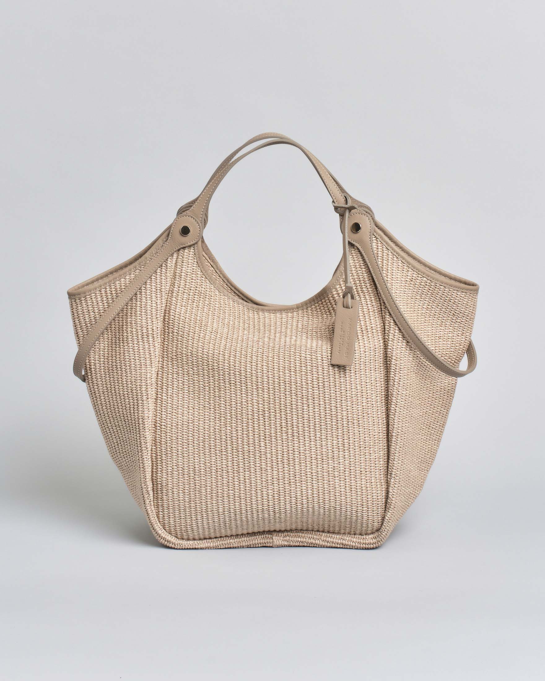 Borsa a spalla grande color gesso in rafia intrecciata e profili in pelle